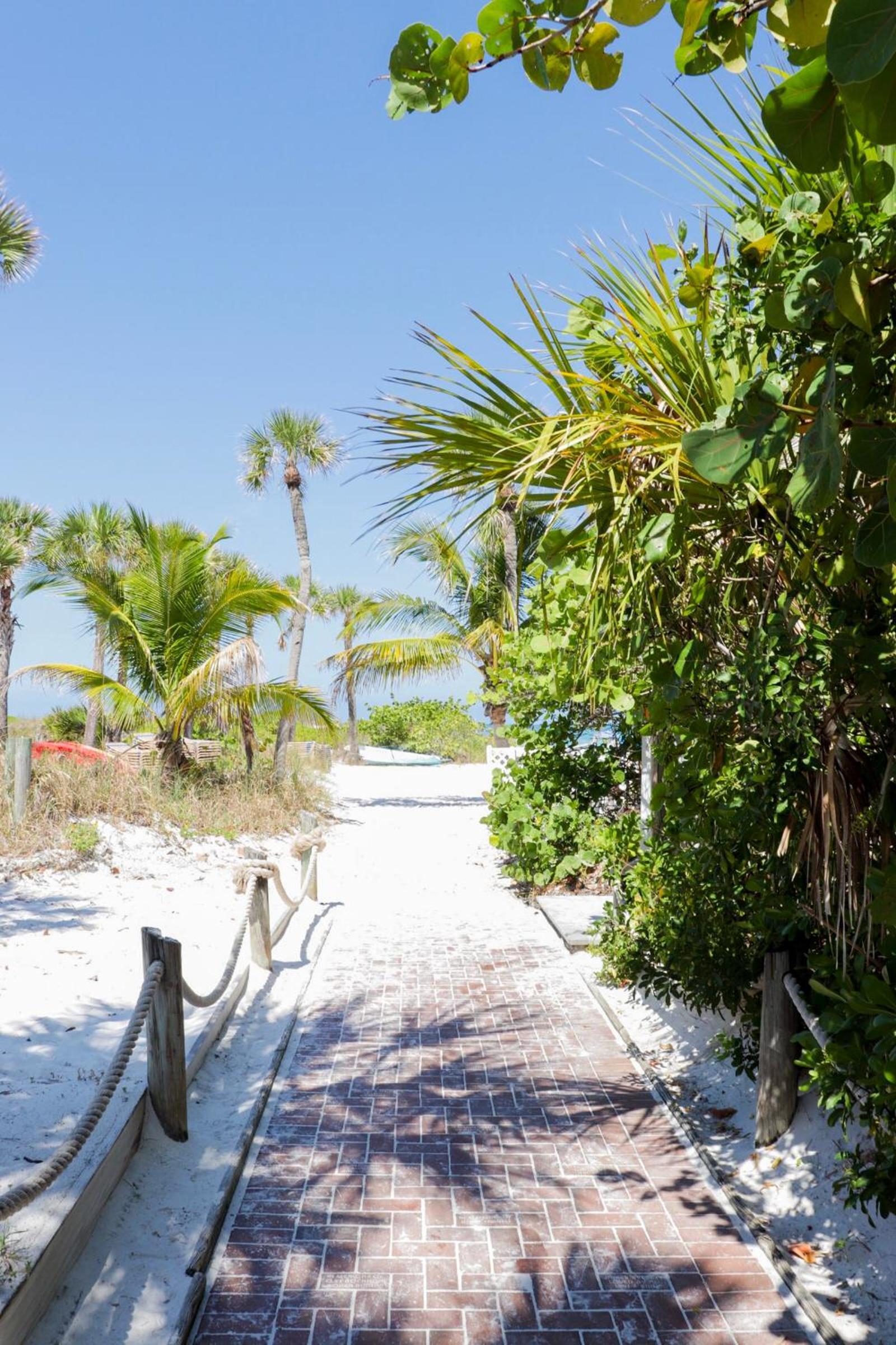 Captiva Beach Resort (open private beach access) photo 21