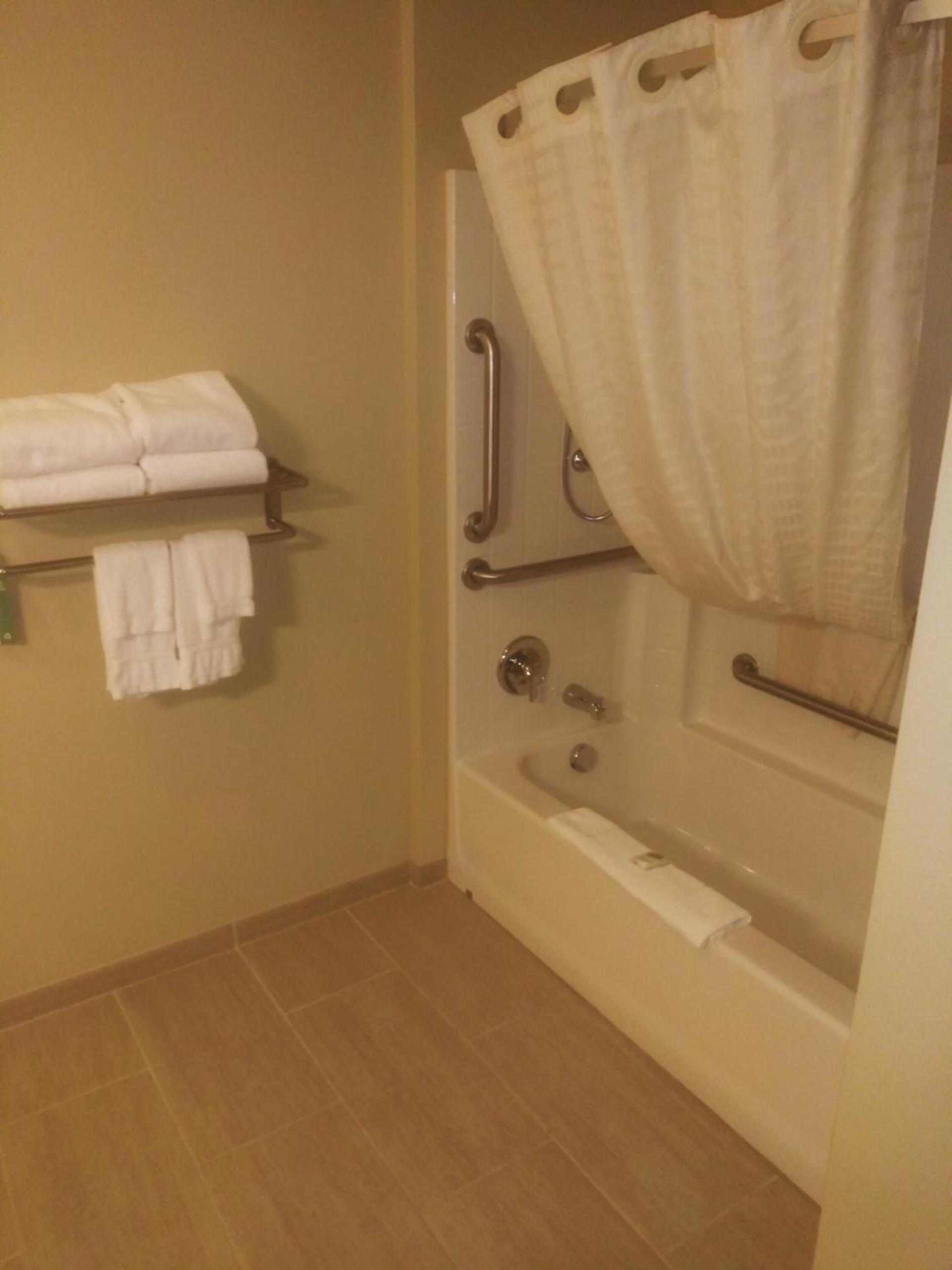 Cobblestone Hotel & Suites - Harborcreek photo 26