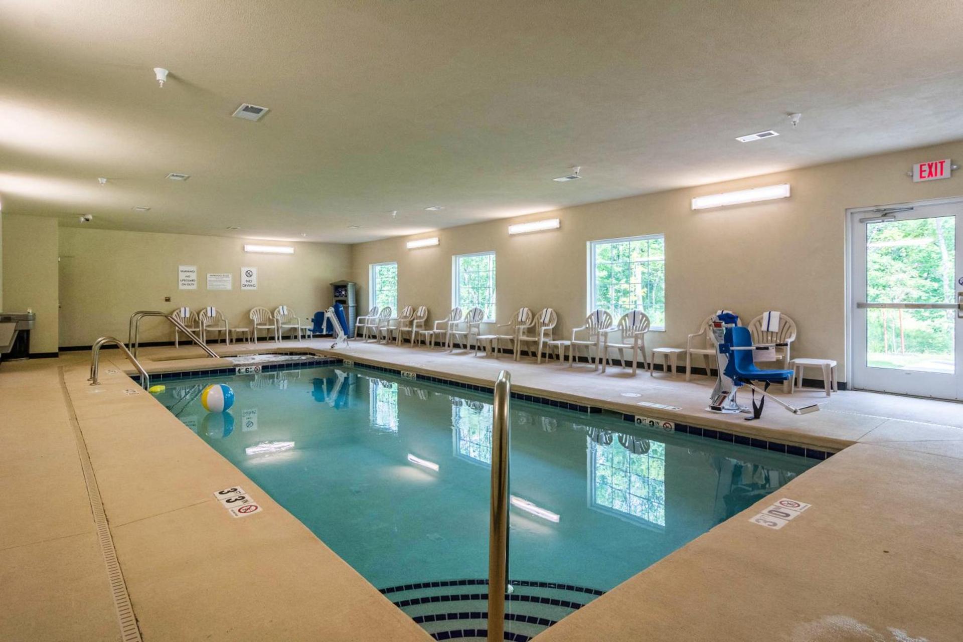 Cobblestone Hotel & Suites - Harborcreek photo 13