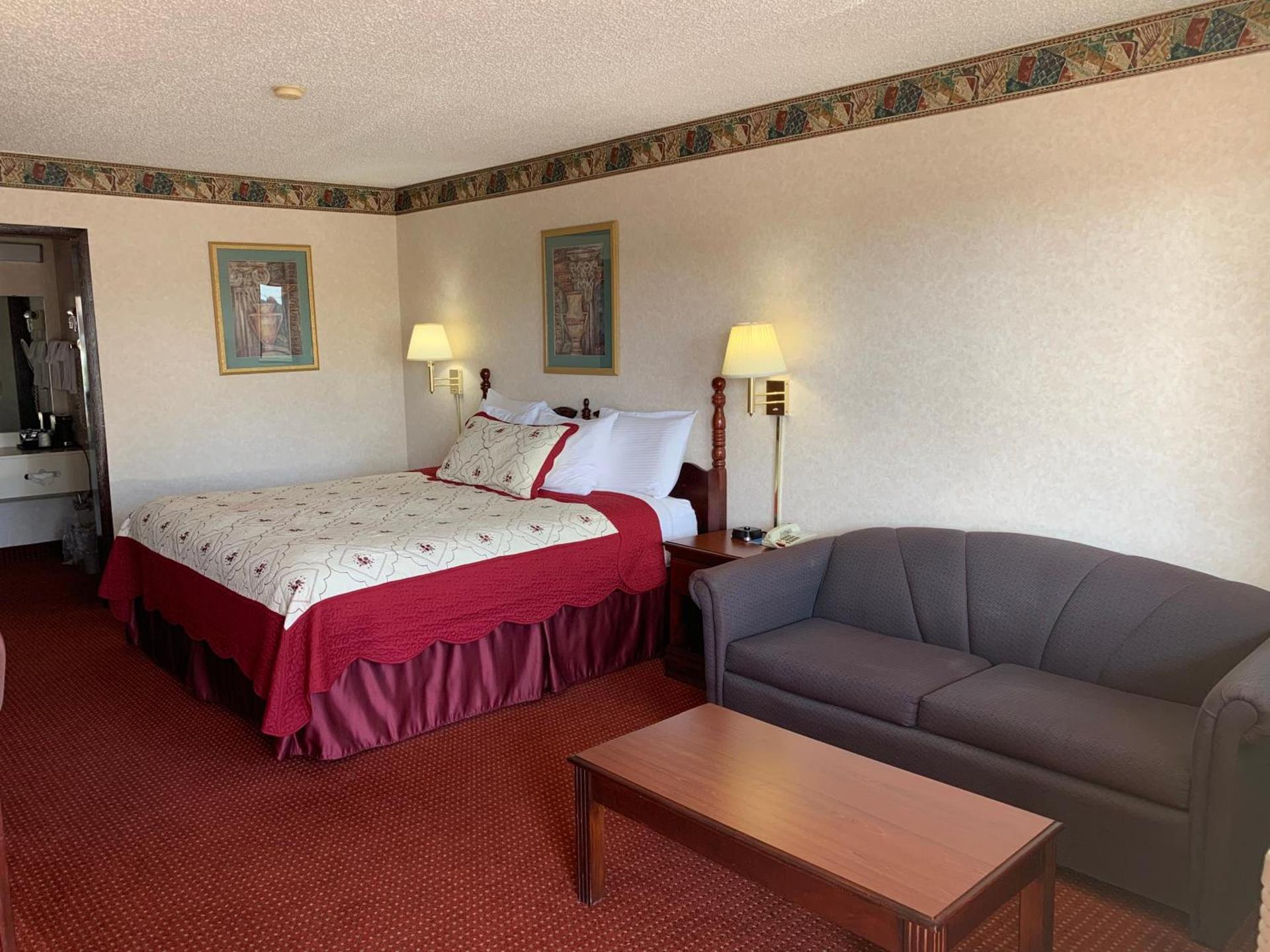 Regency Inn photo 36