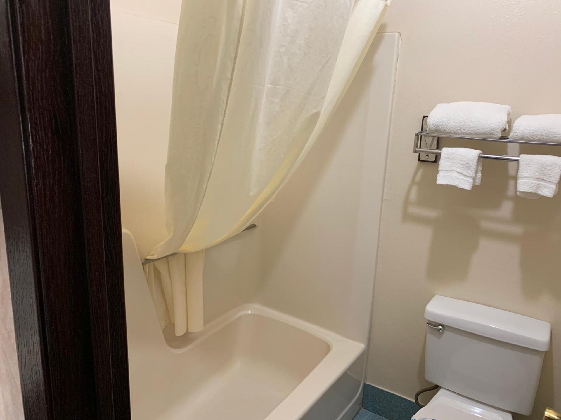 Regency Inn photo 28