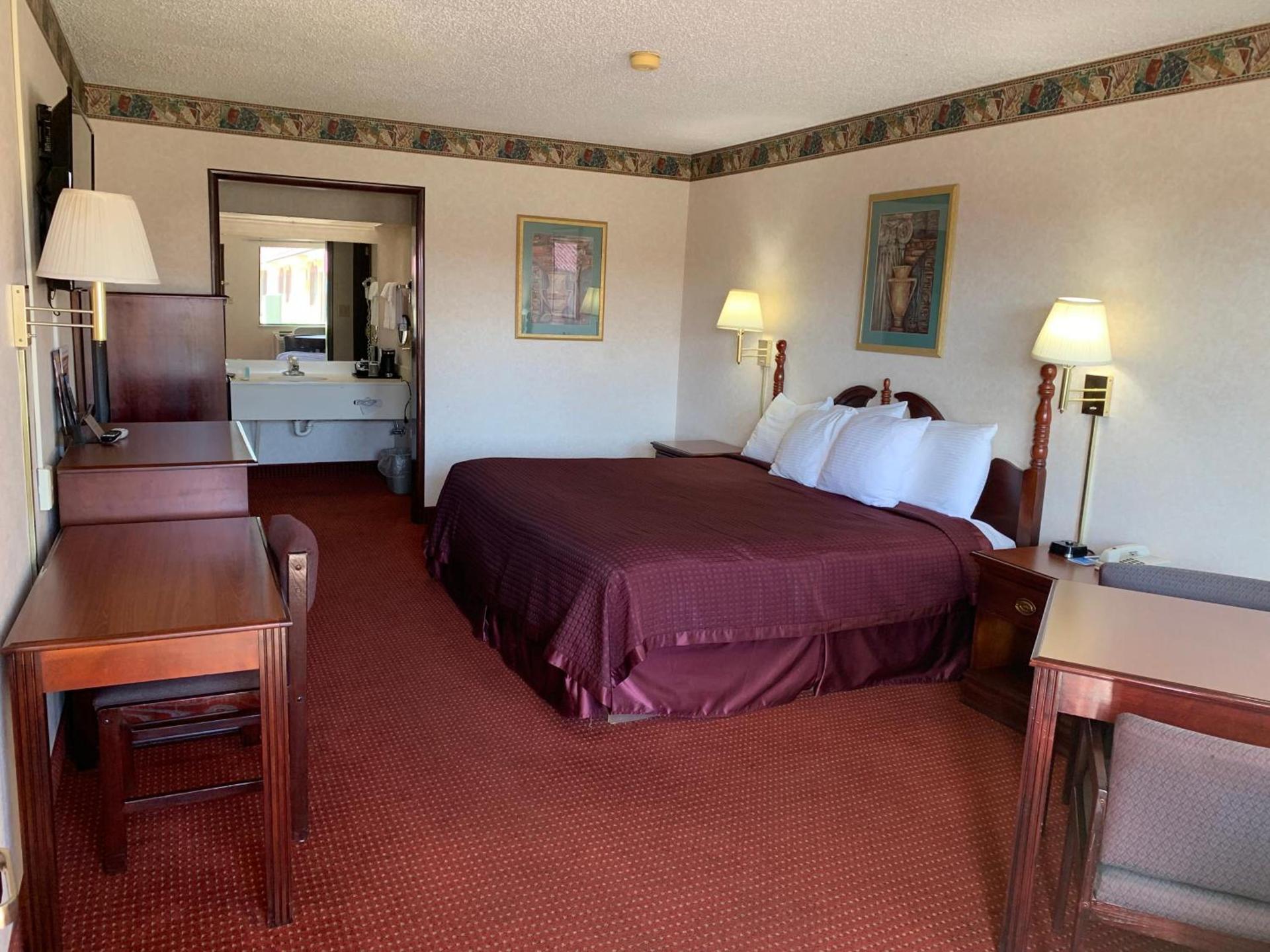 Regency Inn photo 31