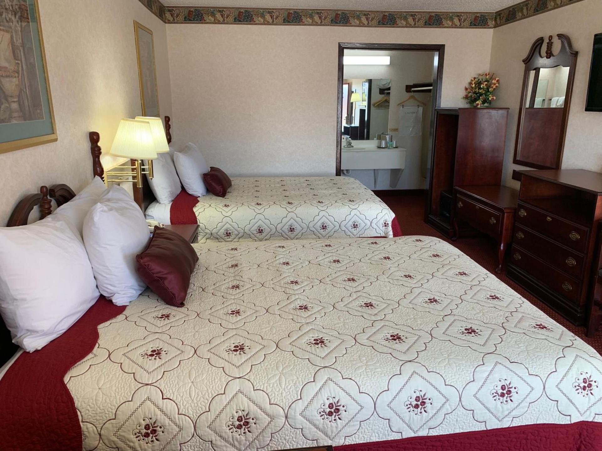 Regency Inn photo 21