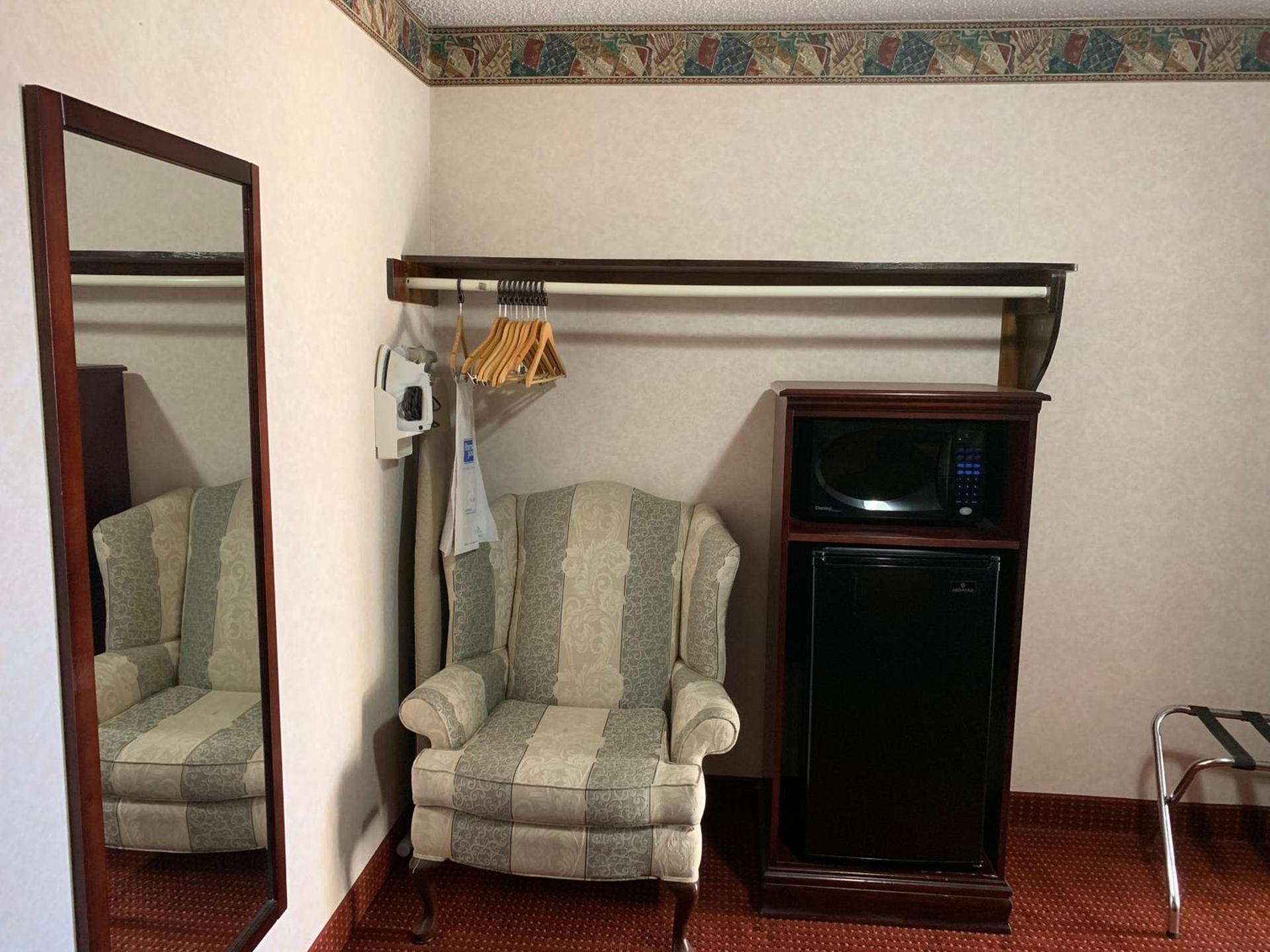 Regency Inn photo 38