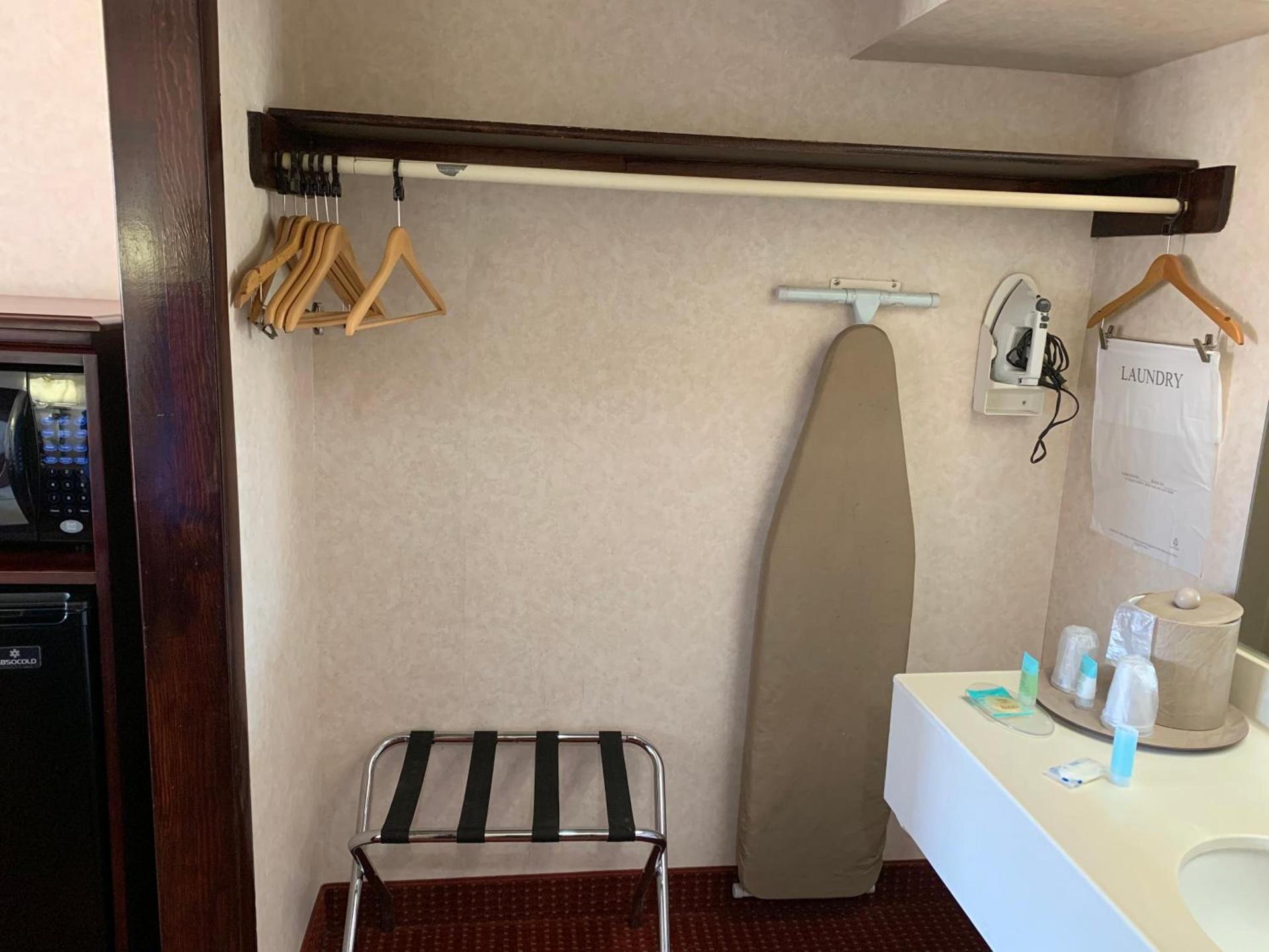 Regency Inn photo 6