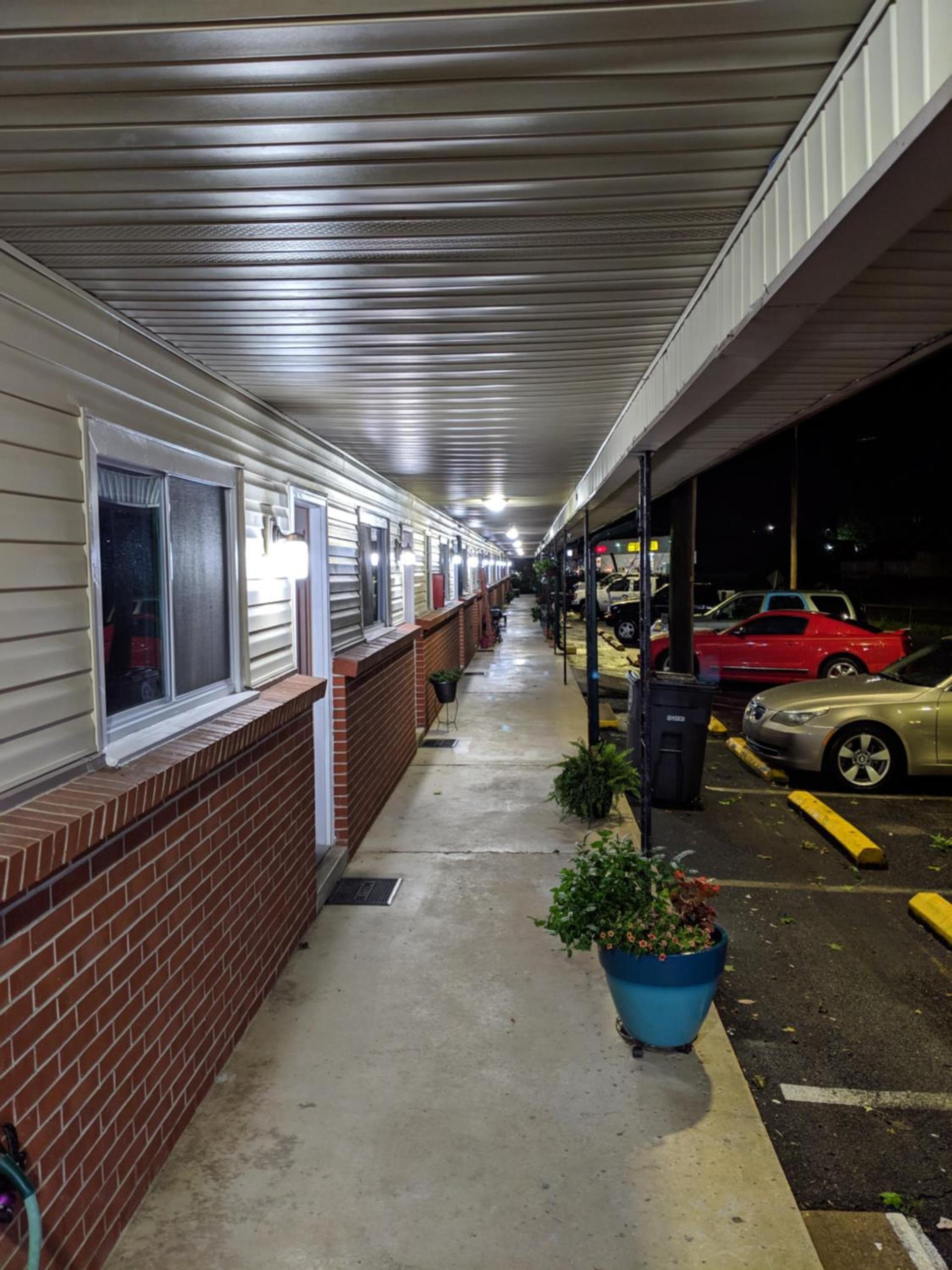 Budget Inn photo 21