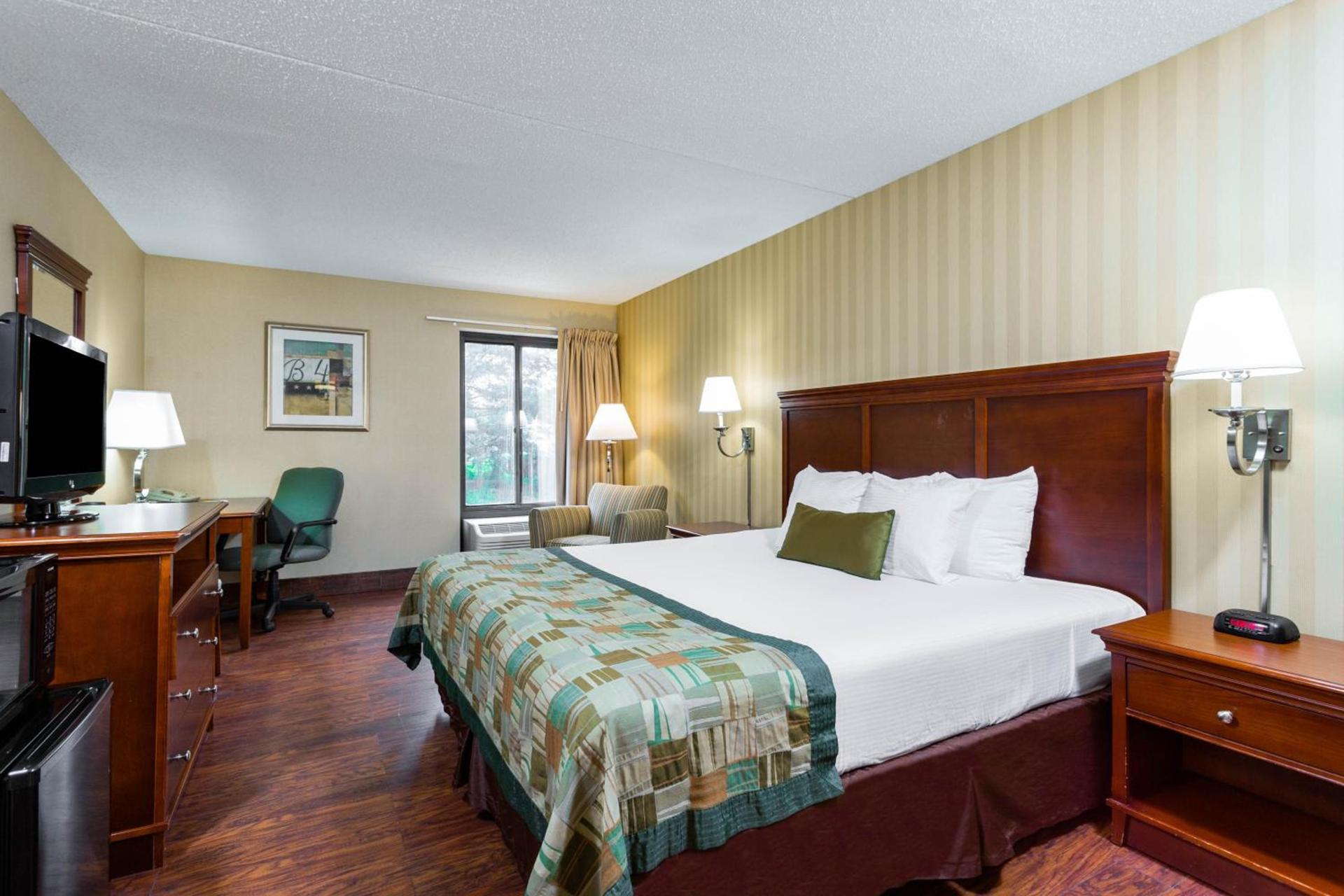Days Inn by Wyndham Westminster photo 37