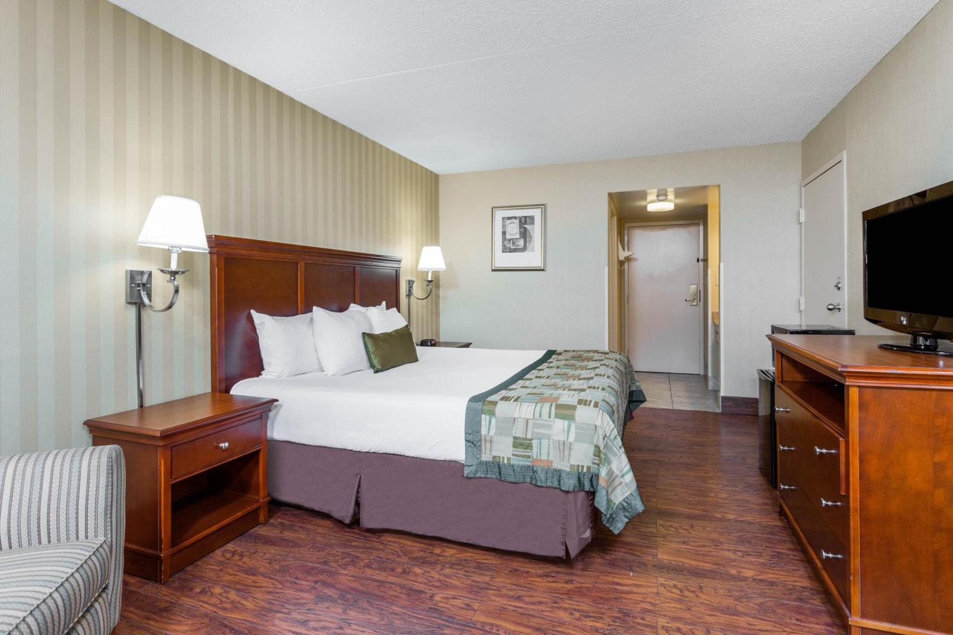Days Inn by Wyndham Westminster photo 34