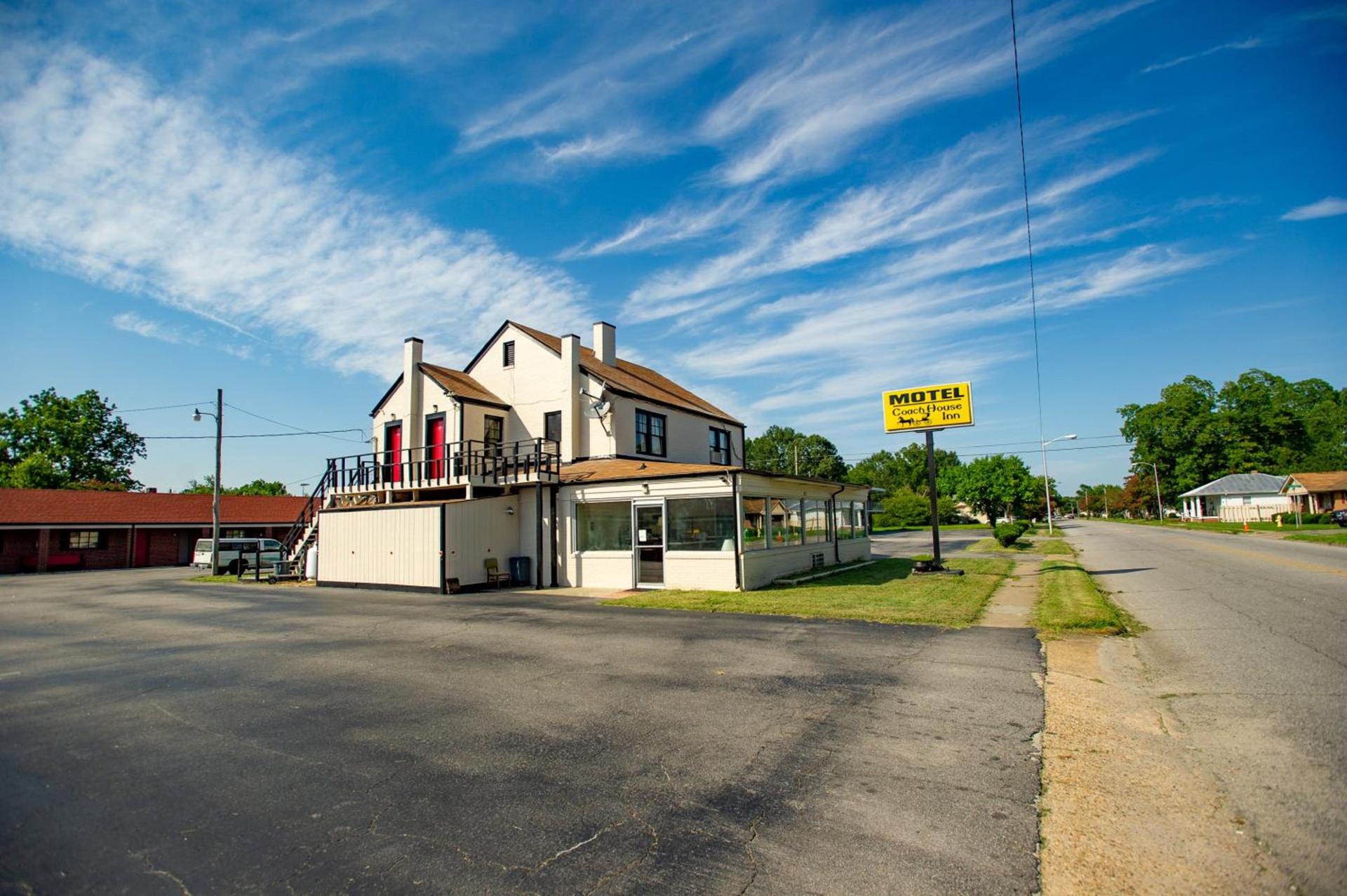 Coach House Inn photo 3