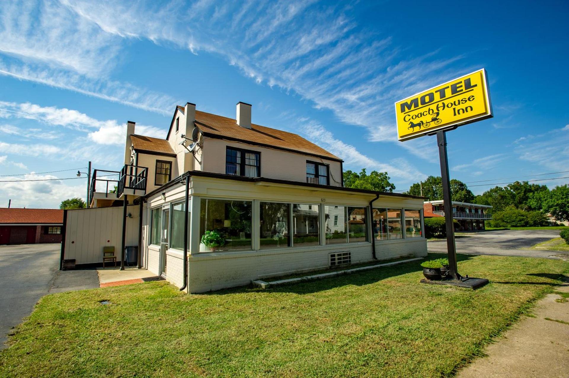 Coach House Inn photo 6