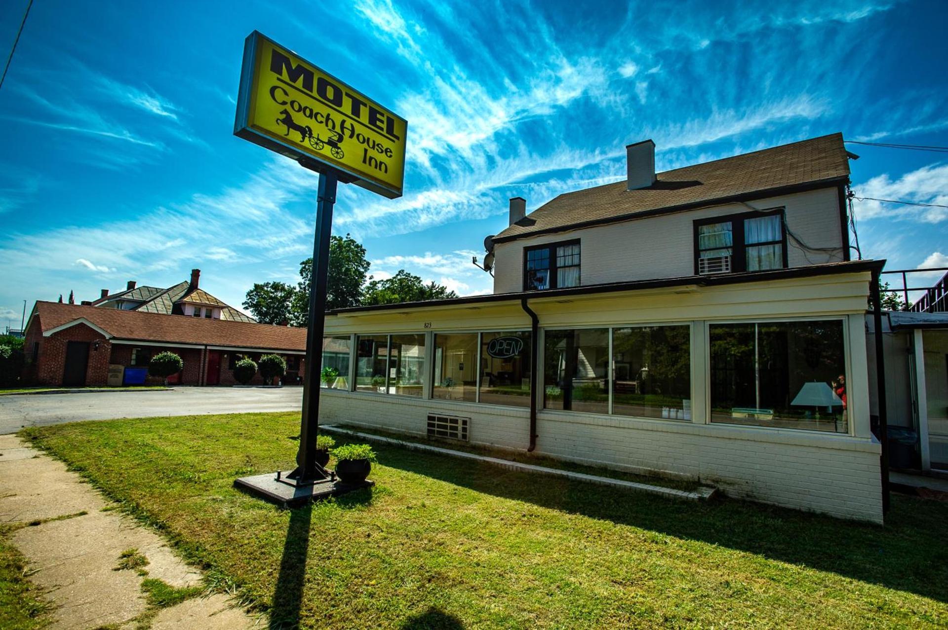 Coach House Inn photo 4