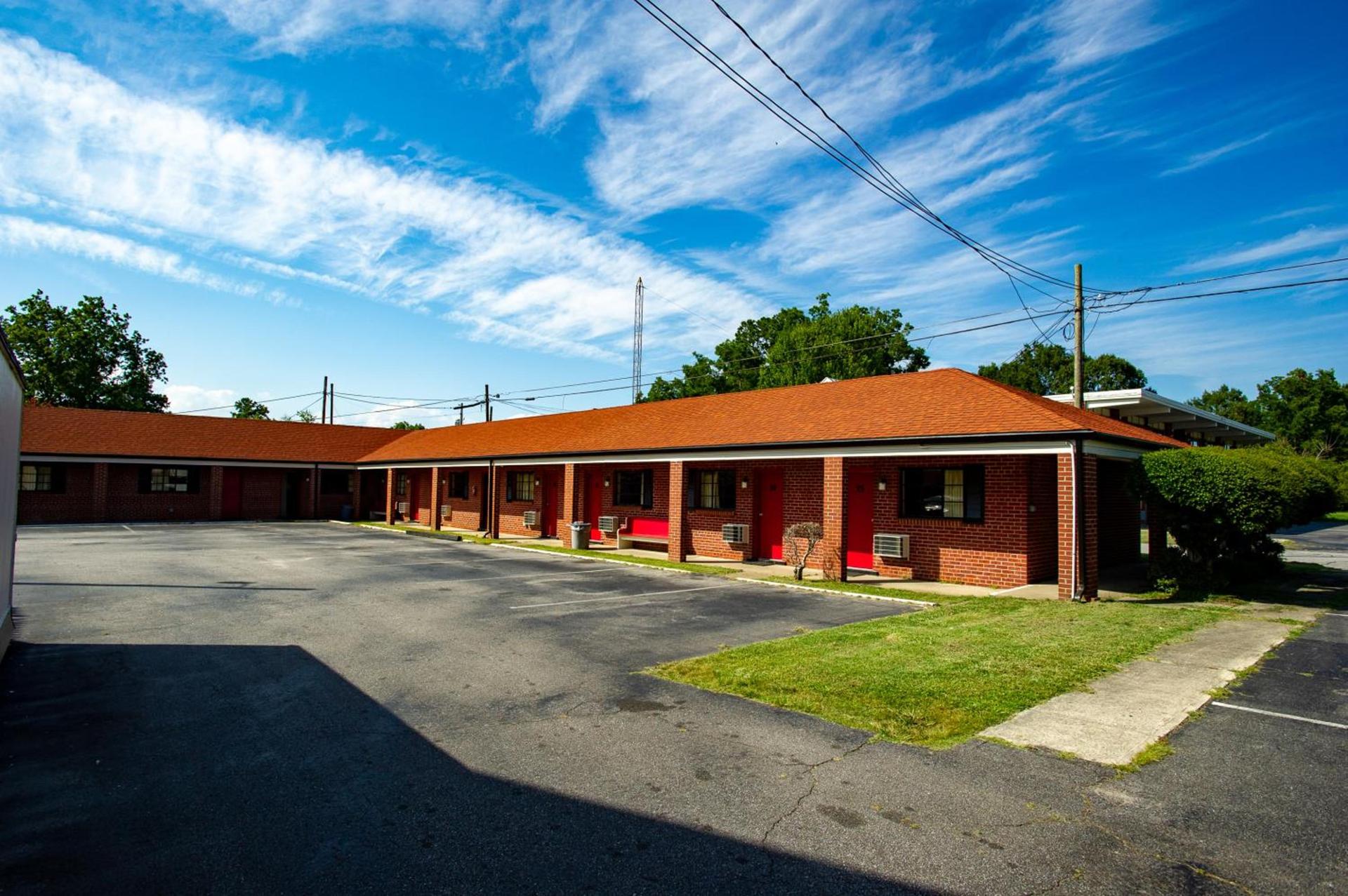 Coach House Inn photo 9
