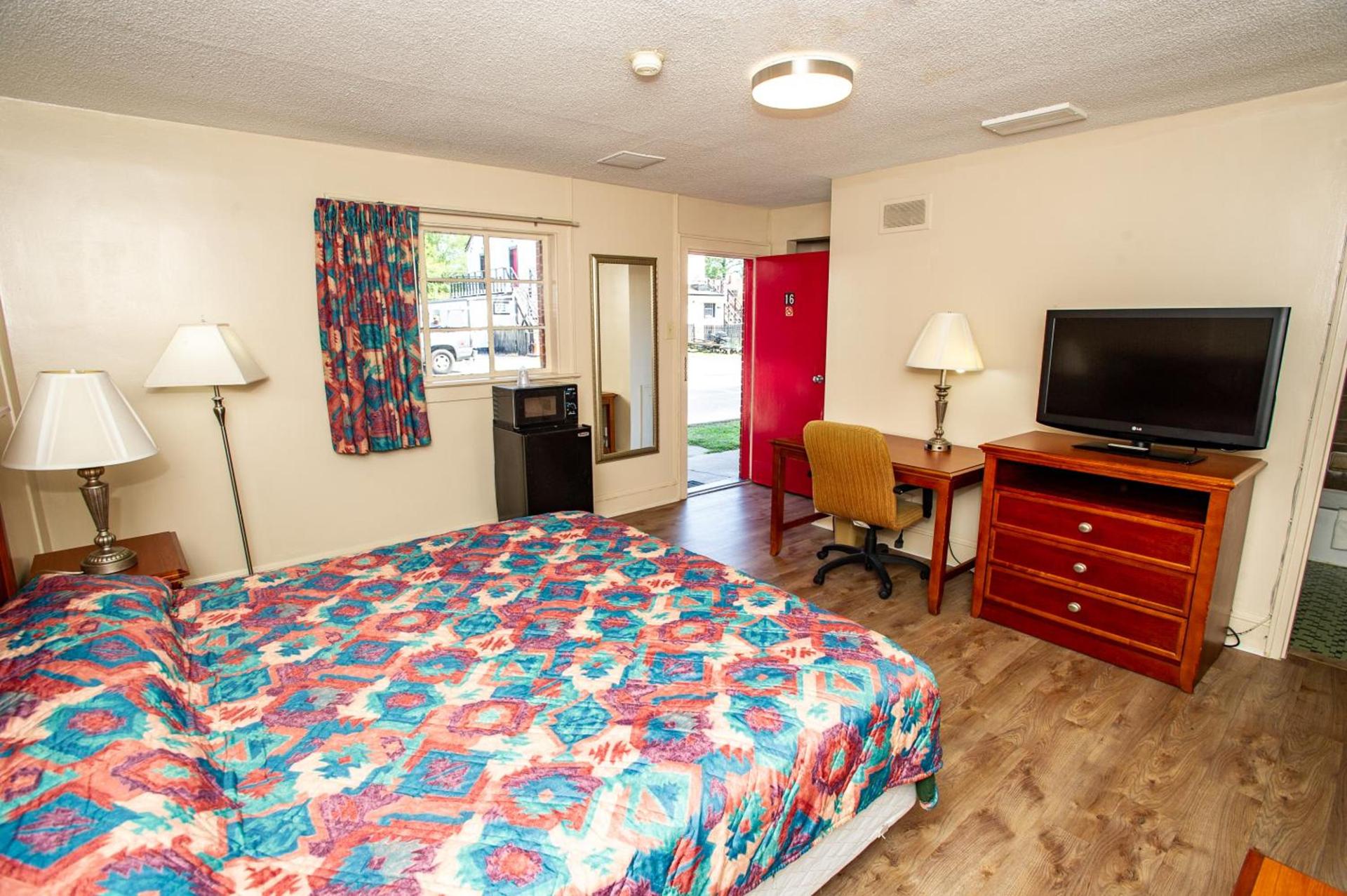 Coach House Inn photo 31