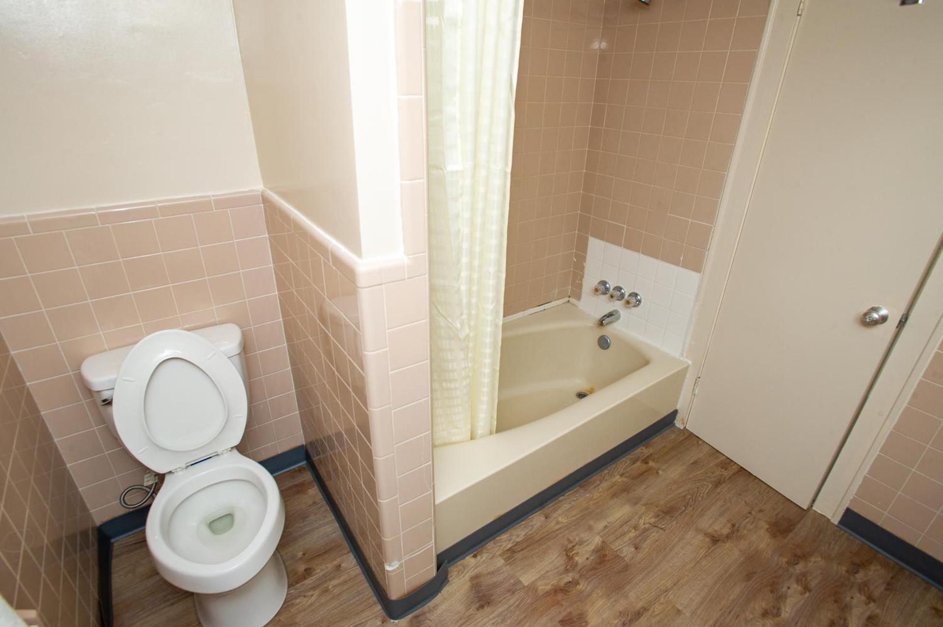 Coach House Inn photo 35