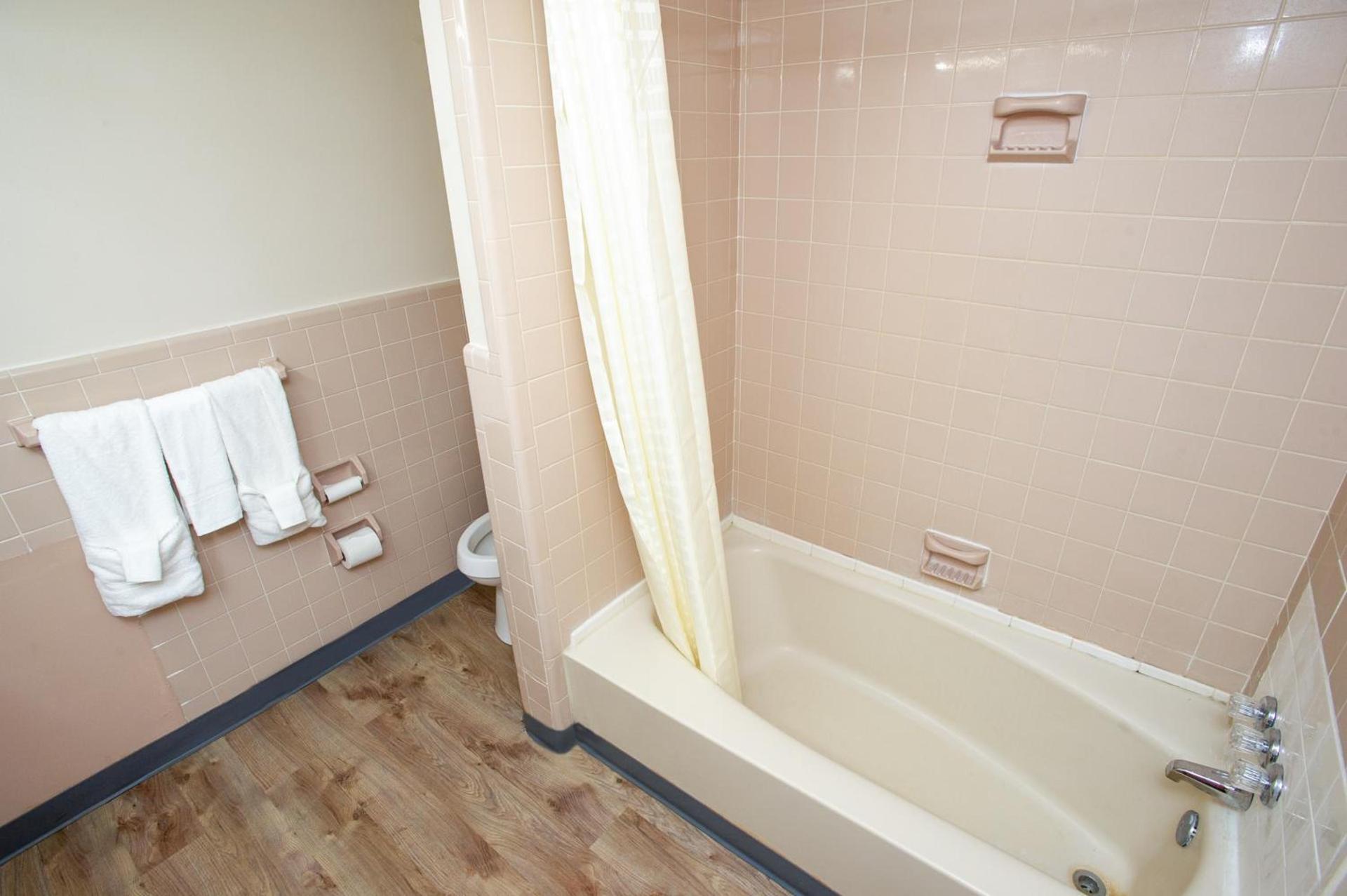 Coach House Inn photo 37