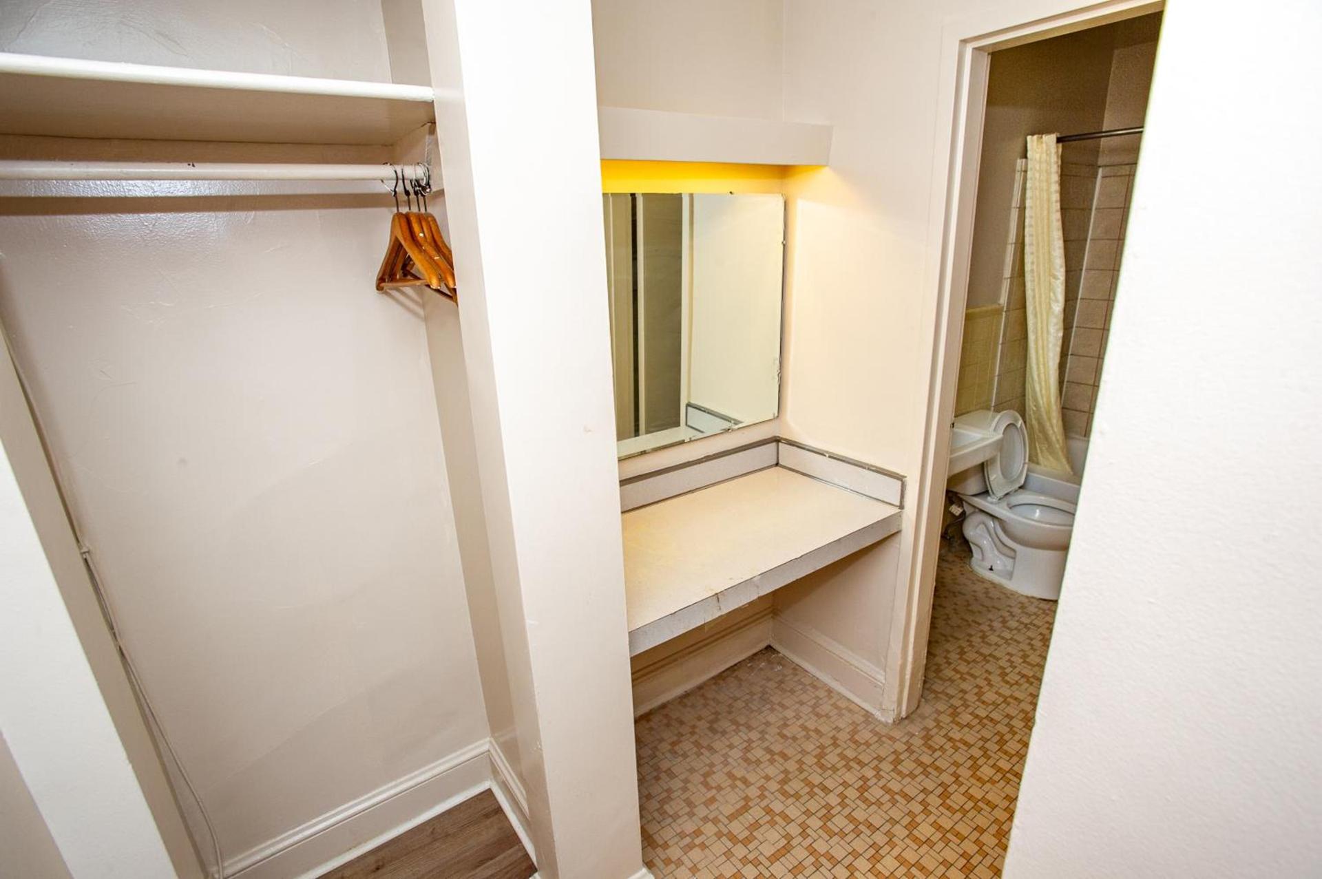 Coach House Inn photo 24