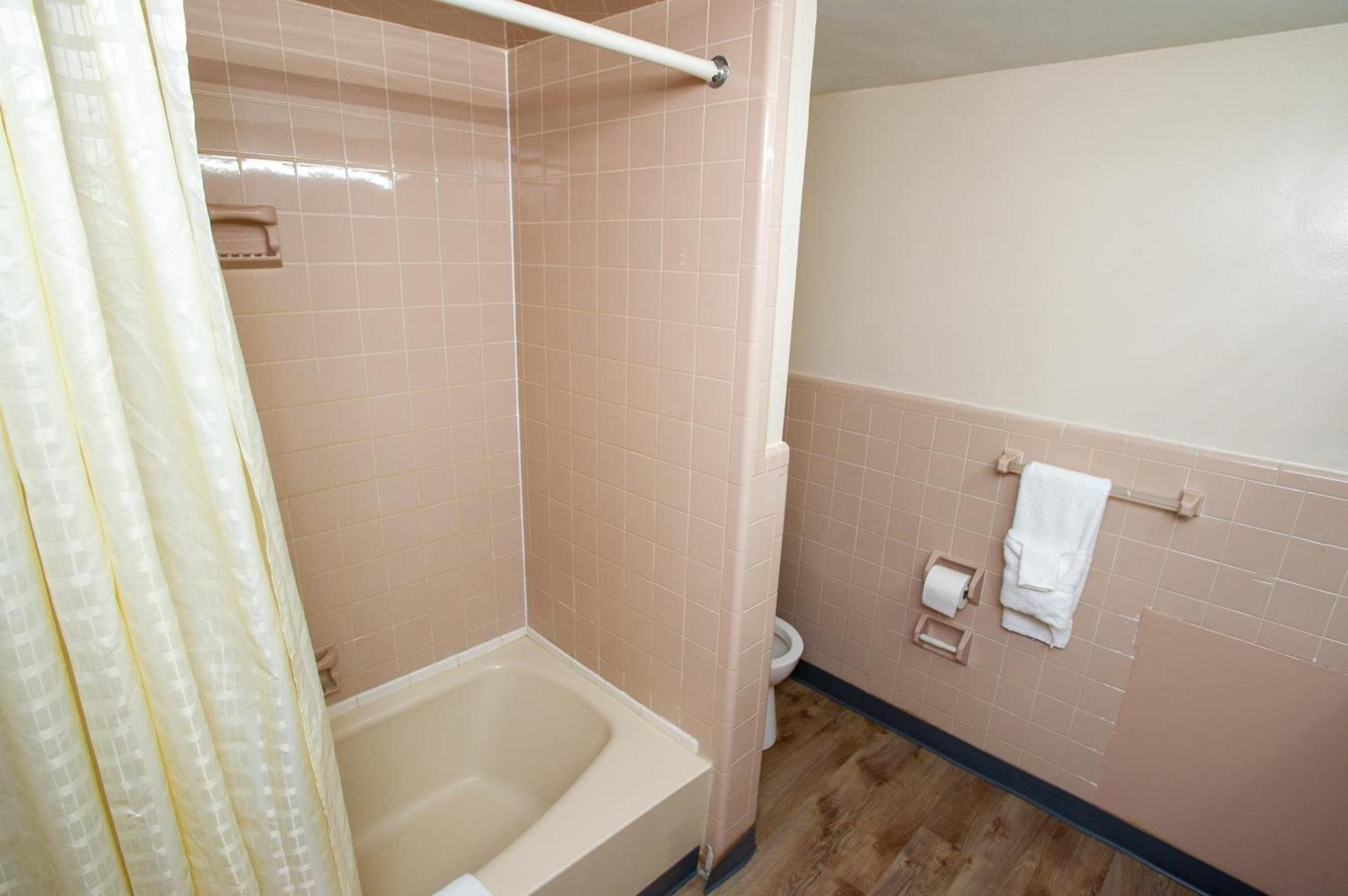 Coach House Inn photo 20