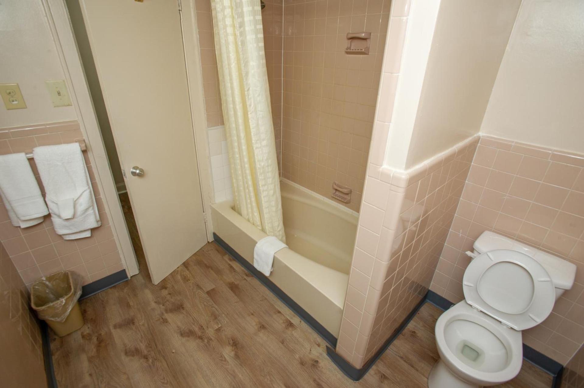Coach House Inn photo 21