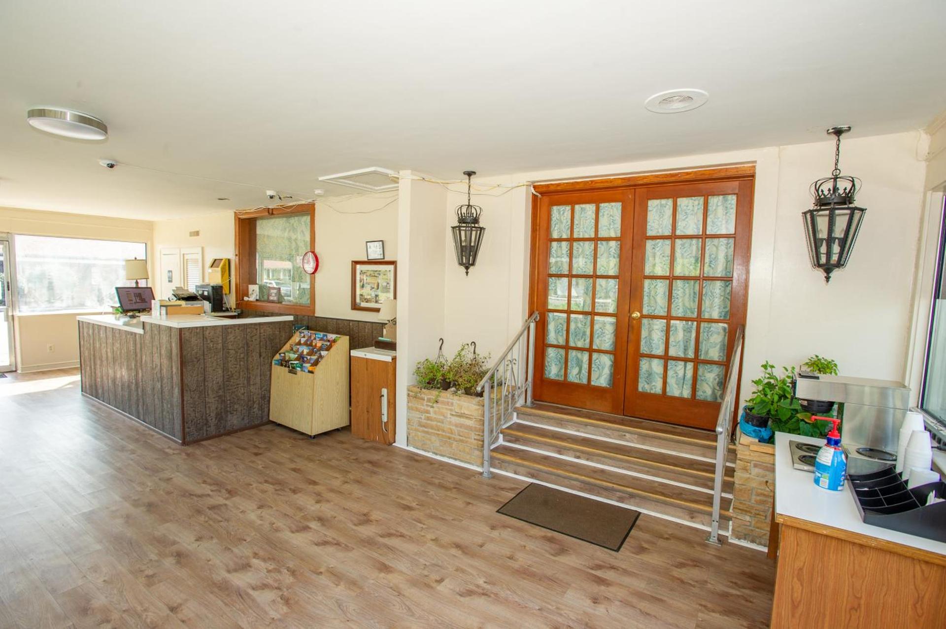 Coach House Inn photo 16