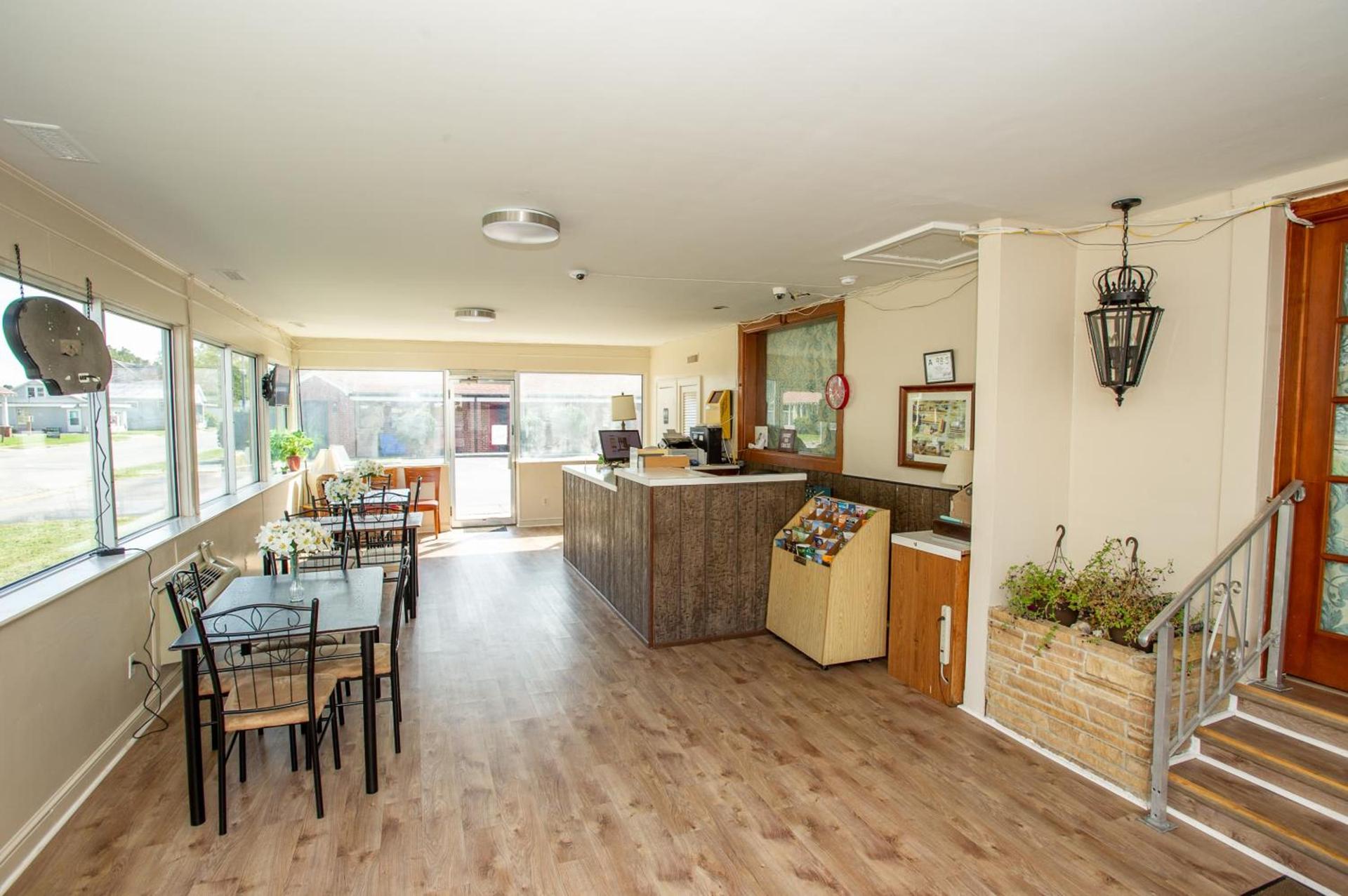 Coach House Inn photo 13