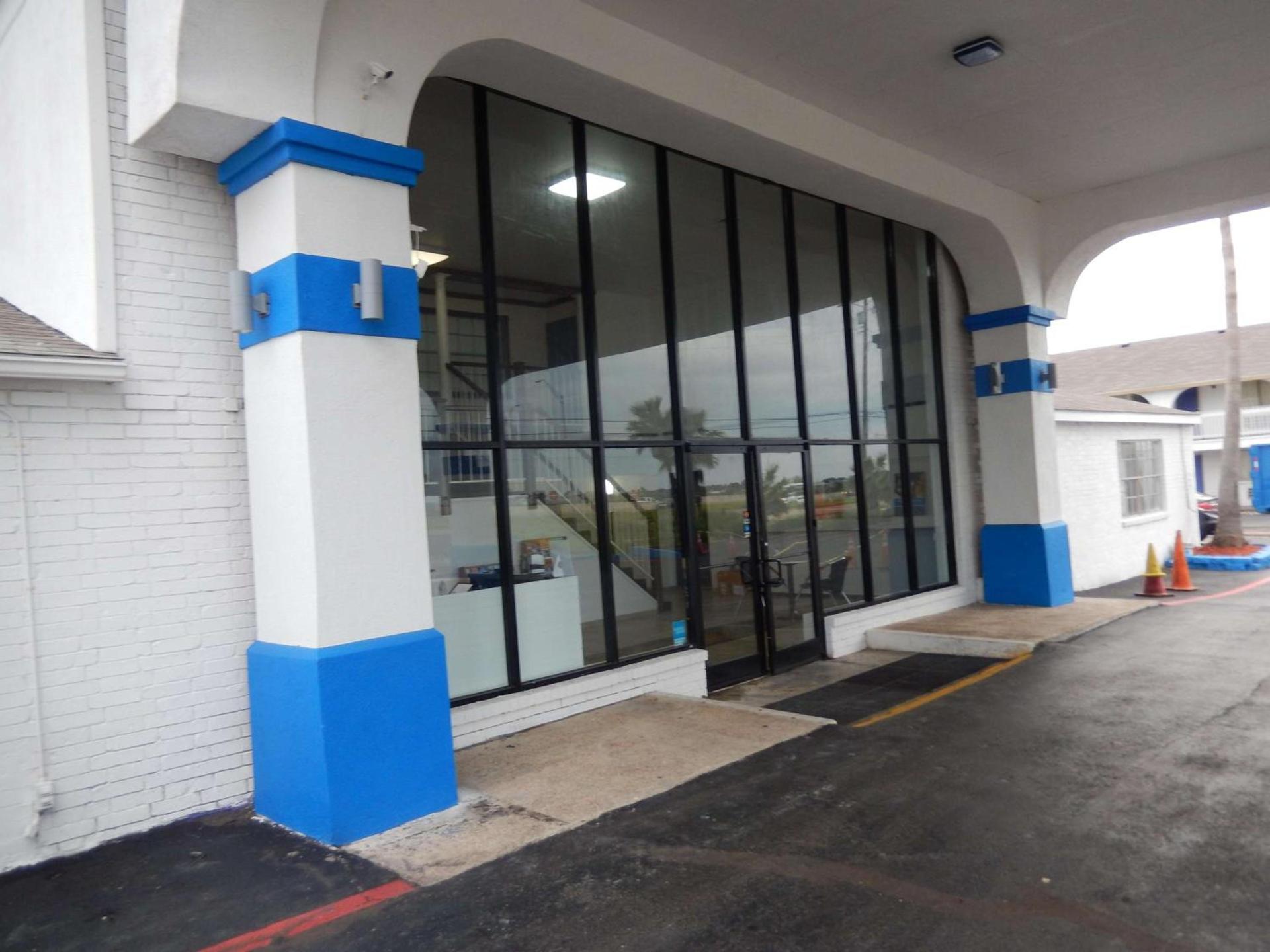 Motel 6-Portland, TX photo 2