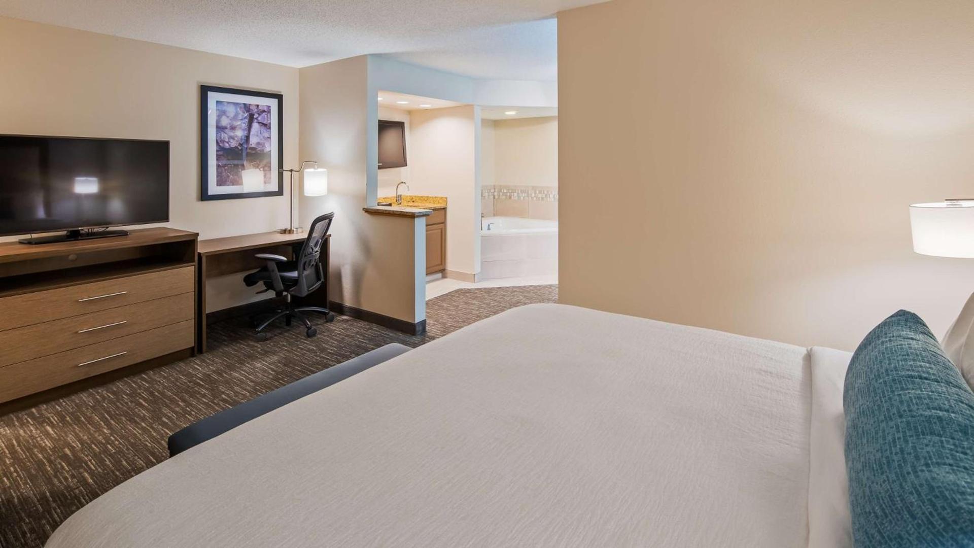 Best Western Plus Hudson I-94 photo 13