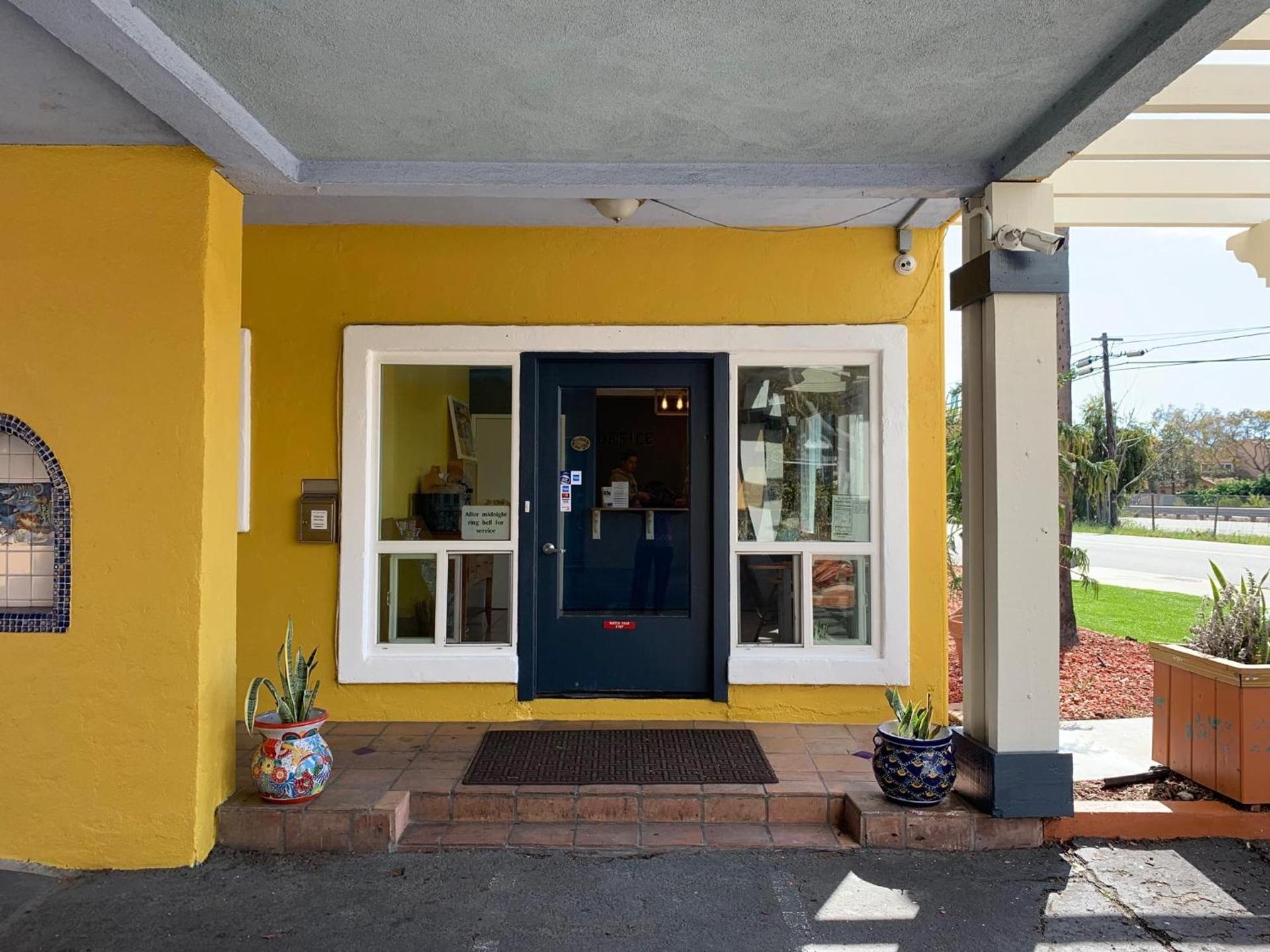 Sandyland Reef Inn photo 12