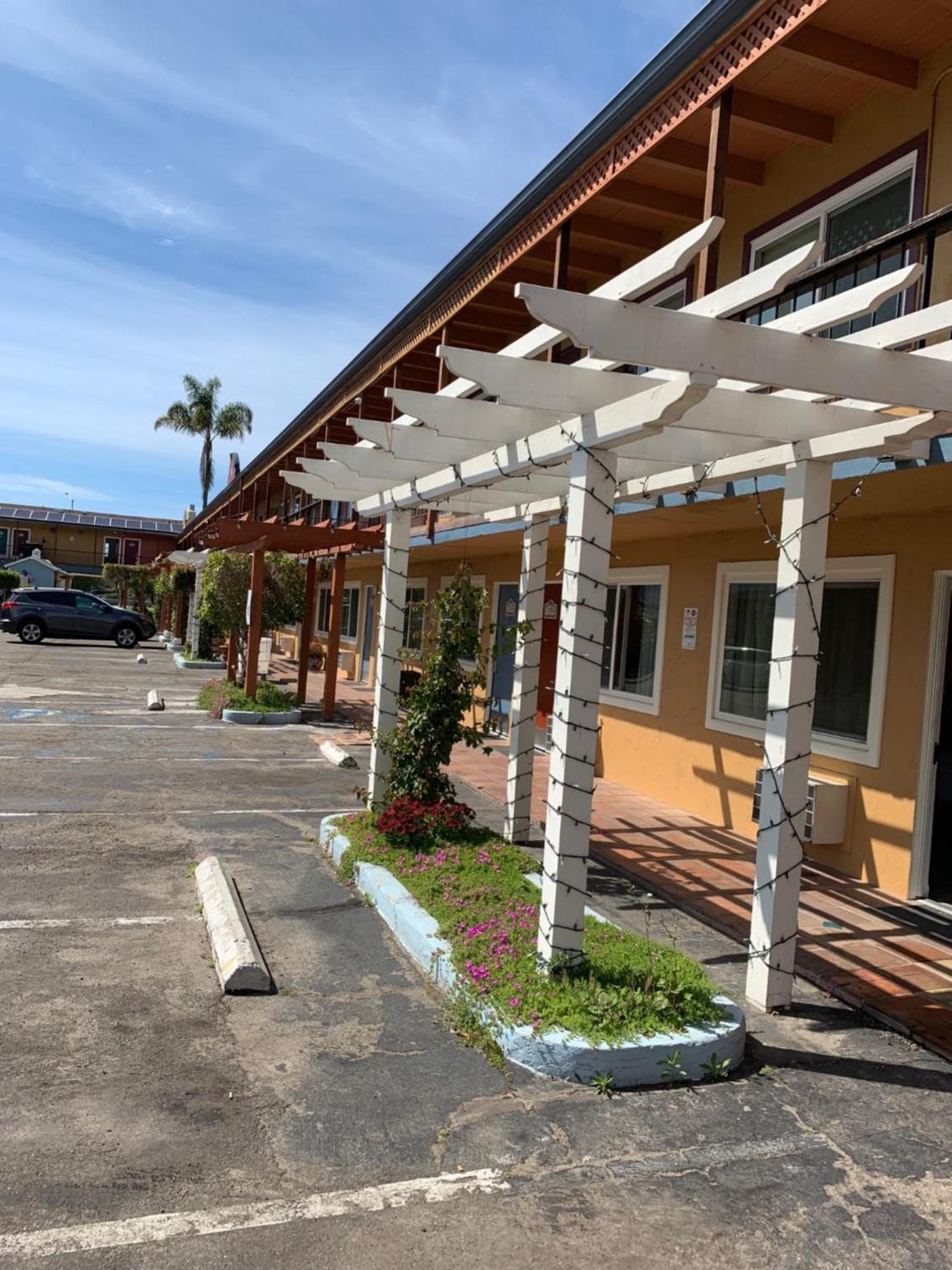 Sandyland Reef Inn photo 6