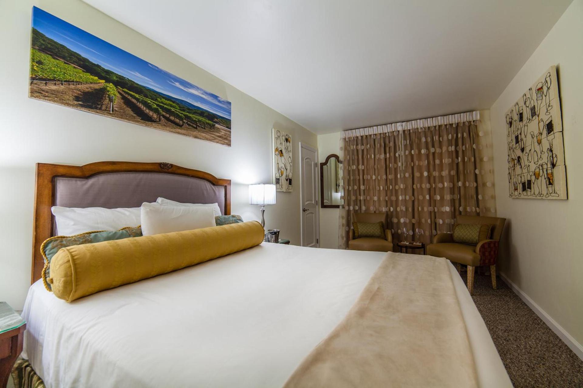The Vendange Carmel Inn & Suites photo 71