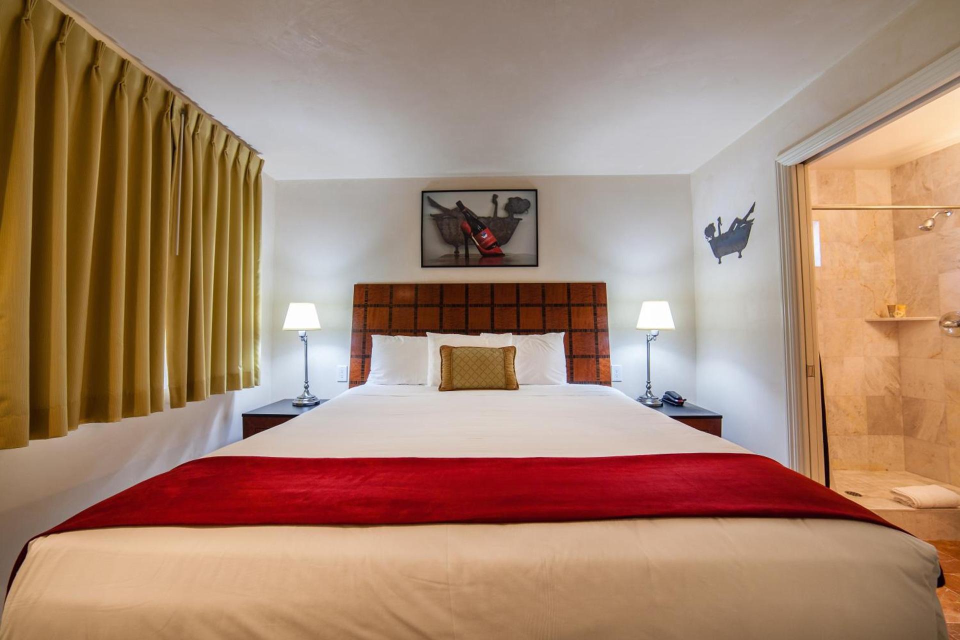 The Vendange Carmel Inn & Suites photo 81