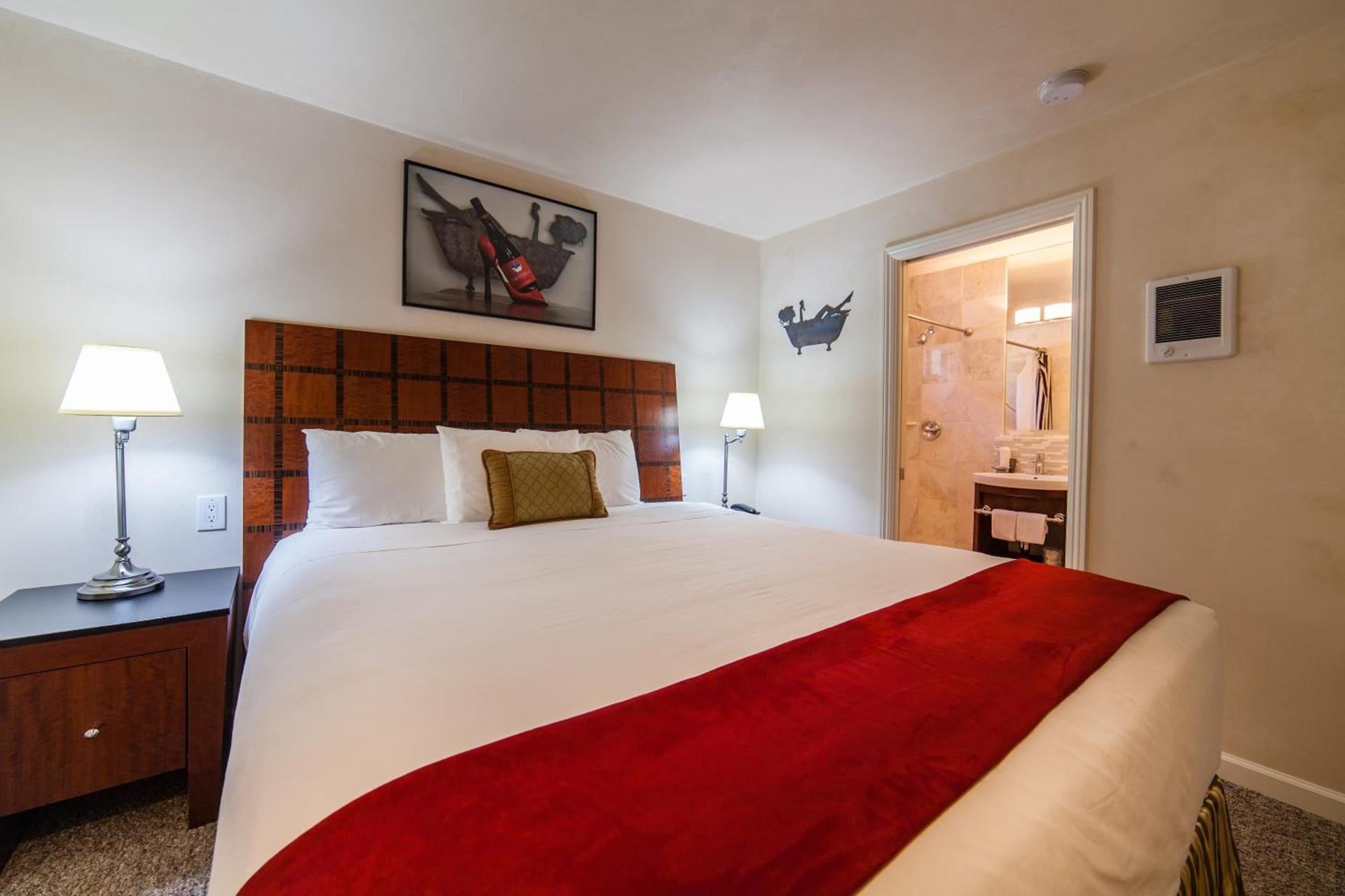 The Vendange Carmel Inn & Suites photo 39