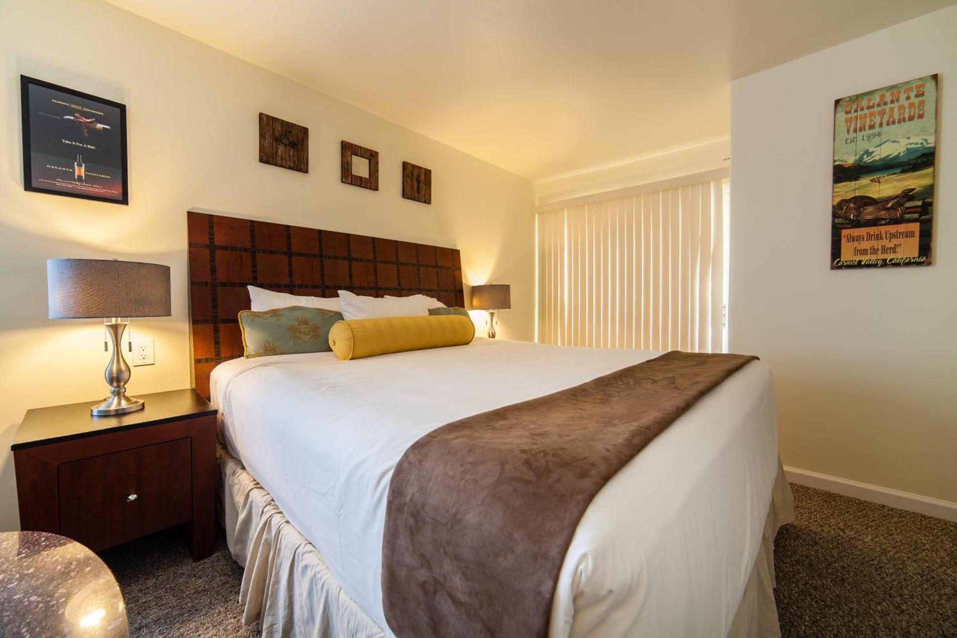 The Vendange Carmel Inn & Suites photo 48