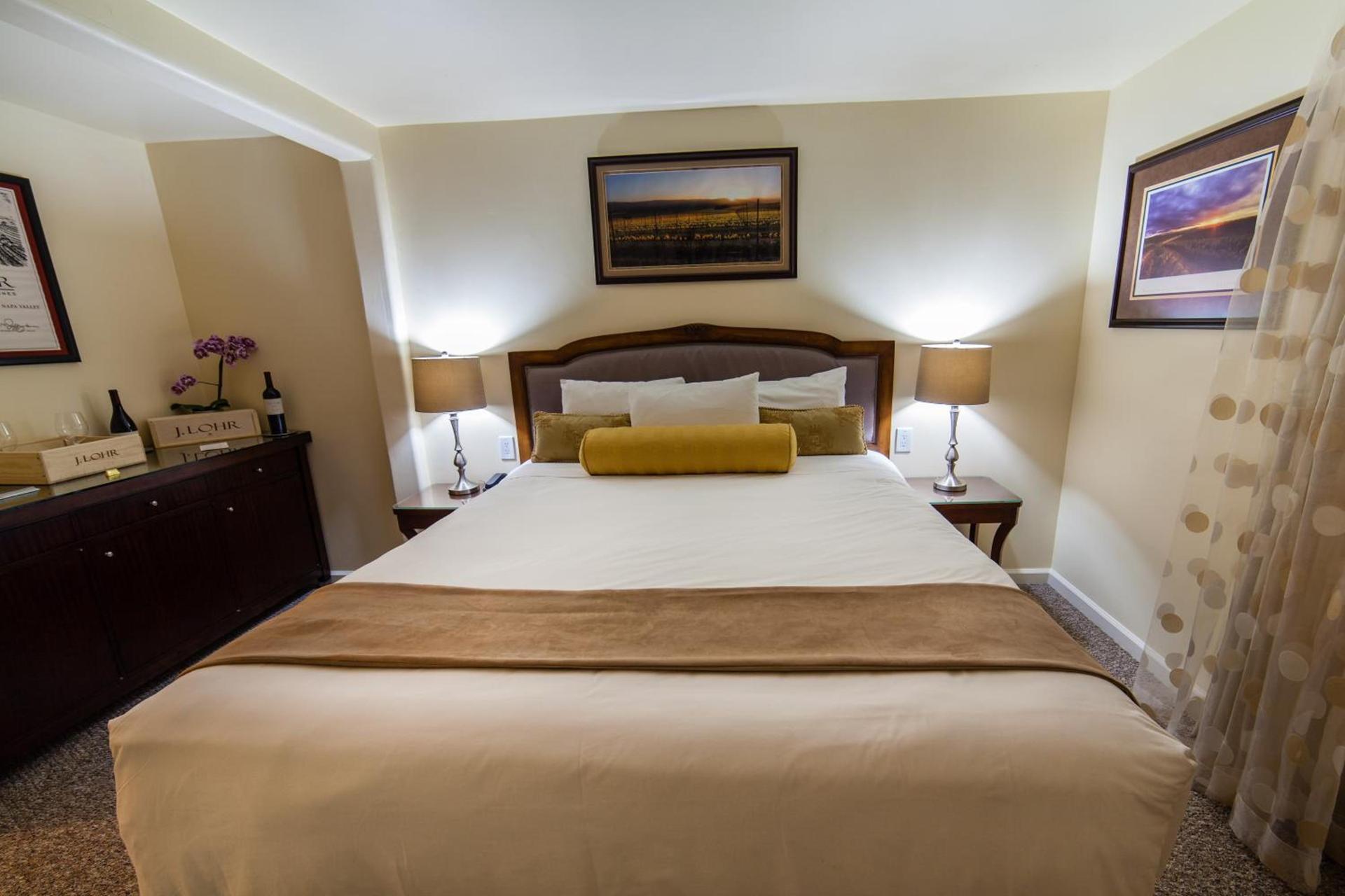 The Vendange Carmel Inn & Suites photo 67