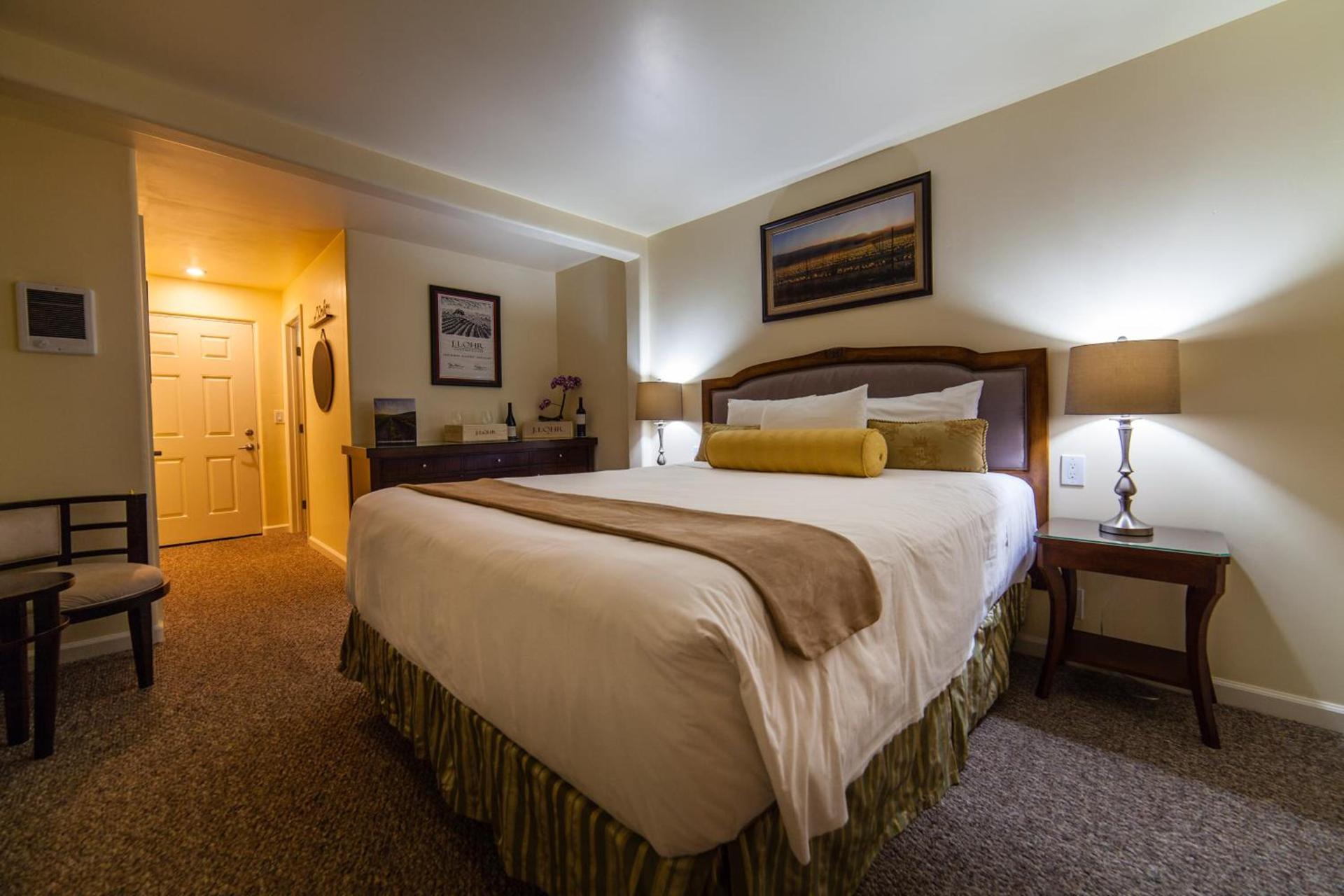 The Vendange Carmel Inn & Suites photo 5
