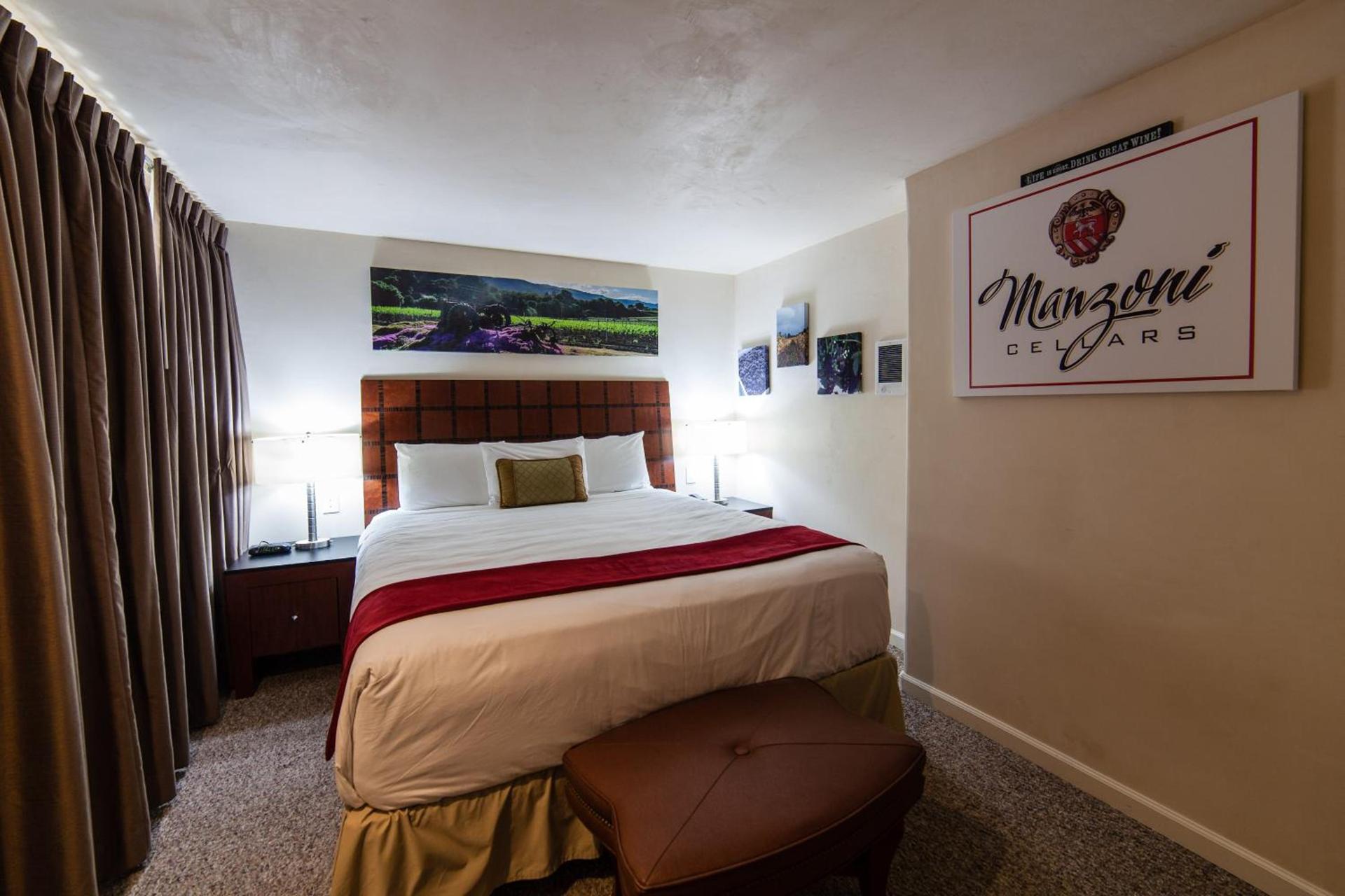 The Vendange Carmel Inn & Suites photo 50