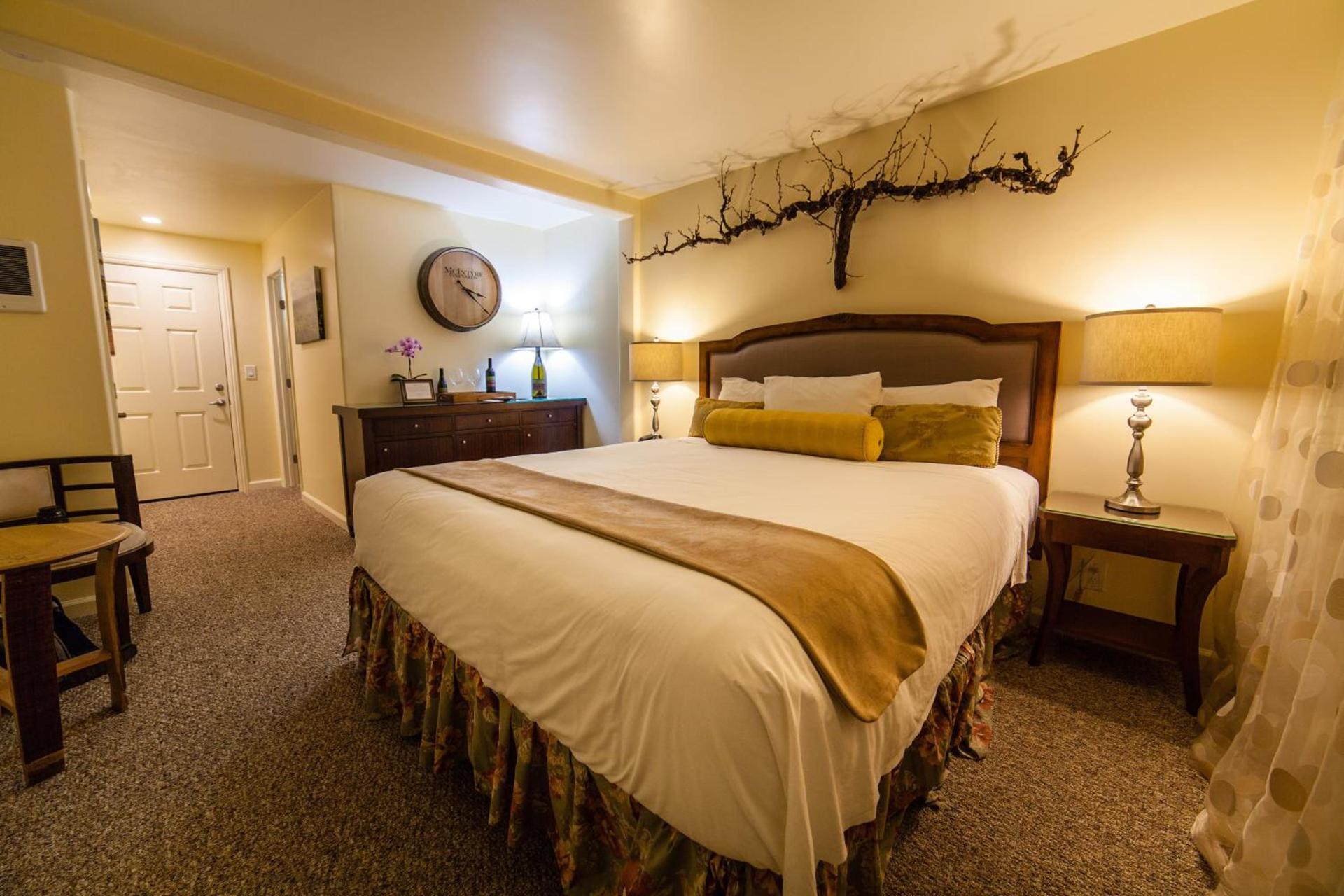 The Vendange Carmel Inn & Suites photo 31