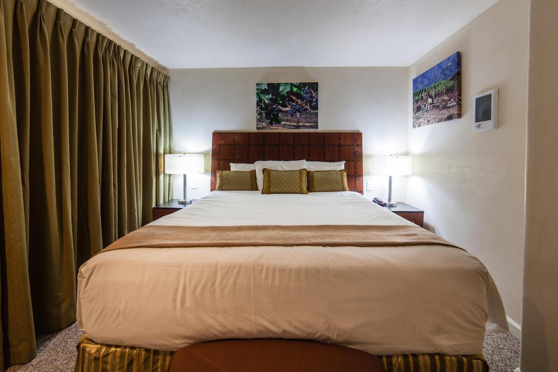 The Vendange Carmel Inn & Suites photo 66