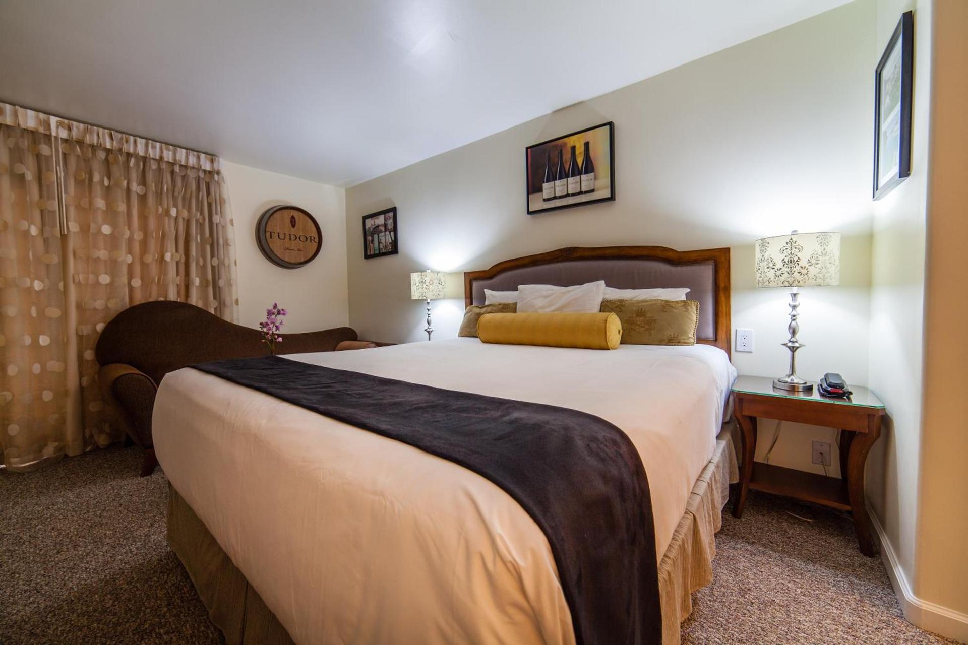 The Vendange Carmel Inn & Suites photo 94