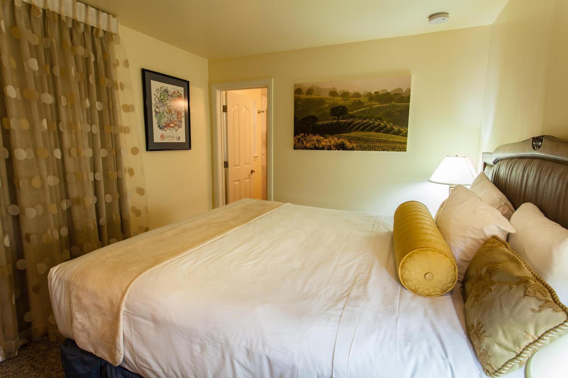 The Vendange Carmel Inn & Suites photo 18