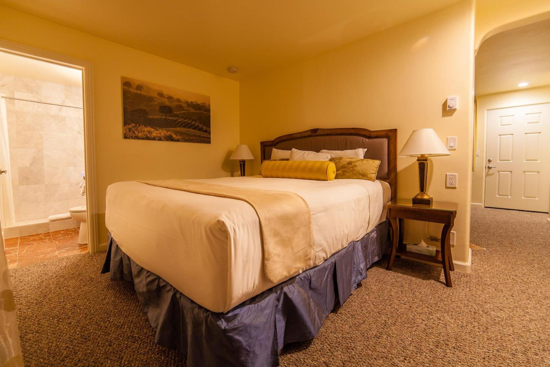 The Vendange Carmel Inn & Suites photo 40