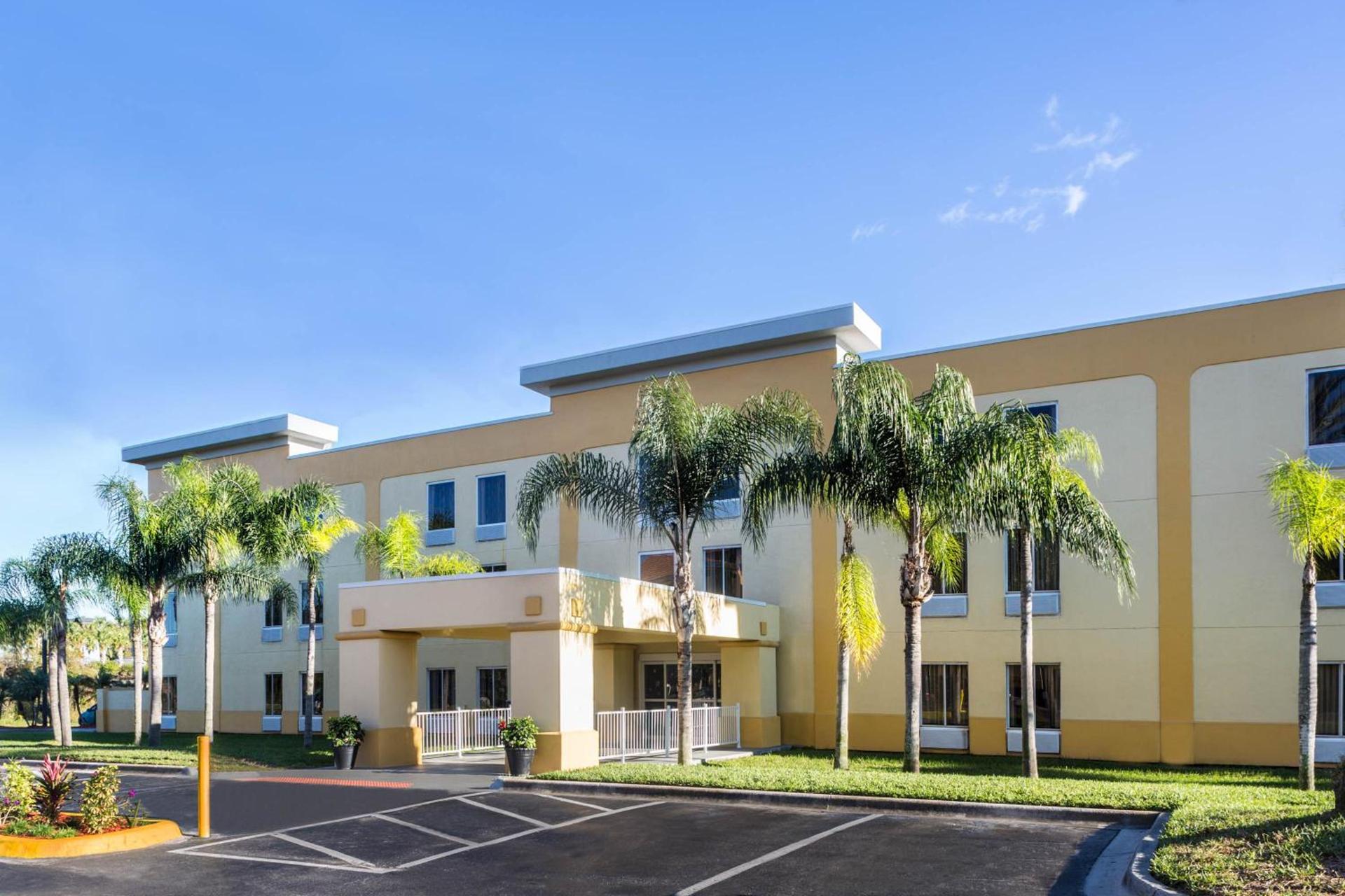 La Quinta by Wyndham Orlando Universal area - Free Shuttle to Universal photo 33