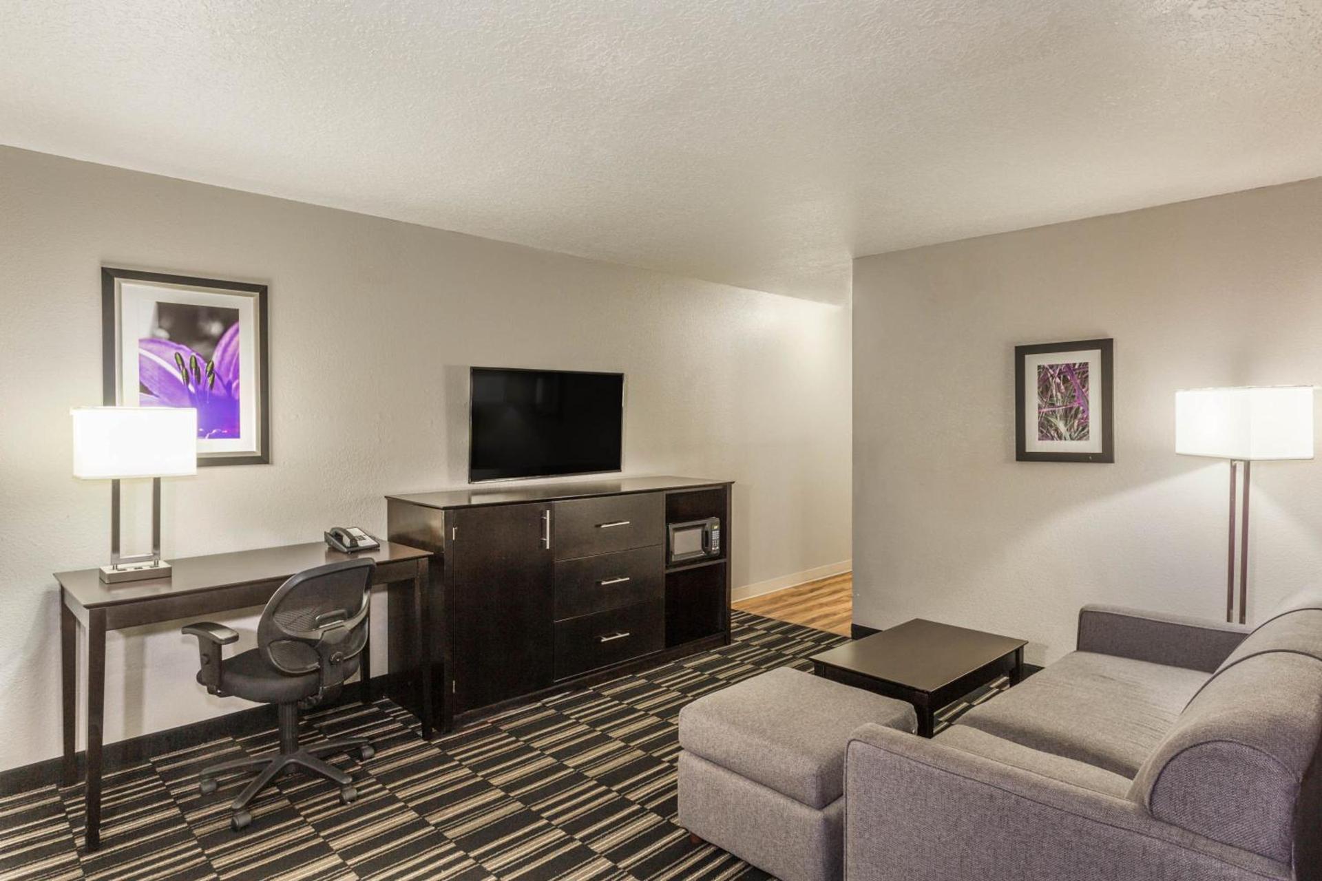 La Quinta by Wyndham Orlando Universal area - Free Shuttle to Universal photo 40