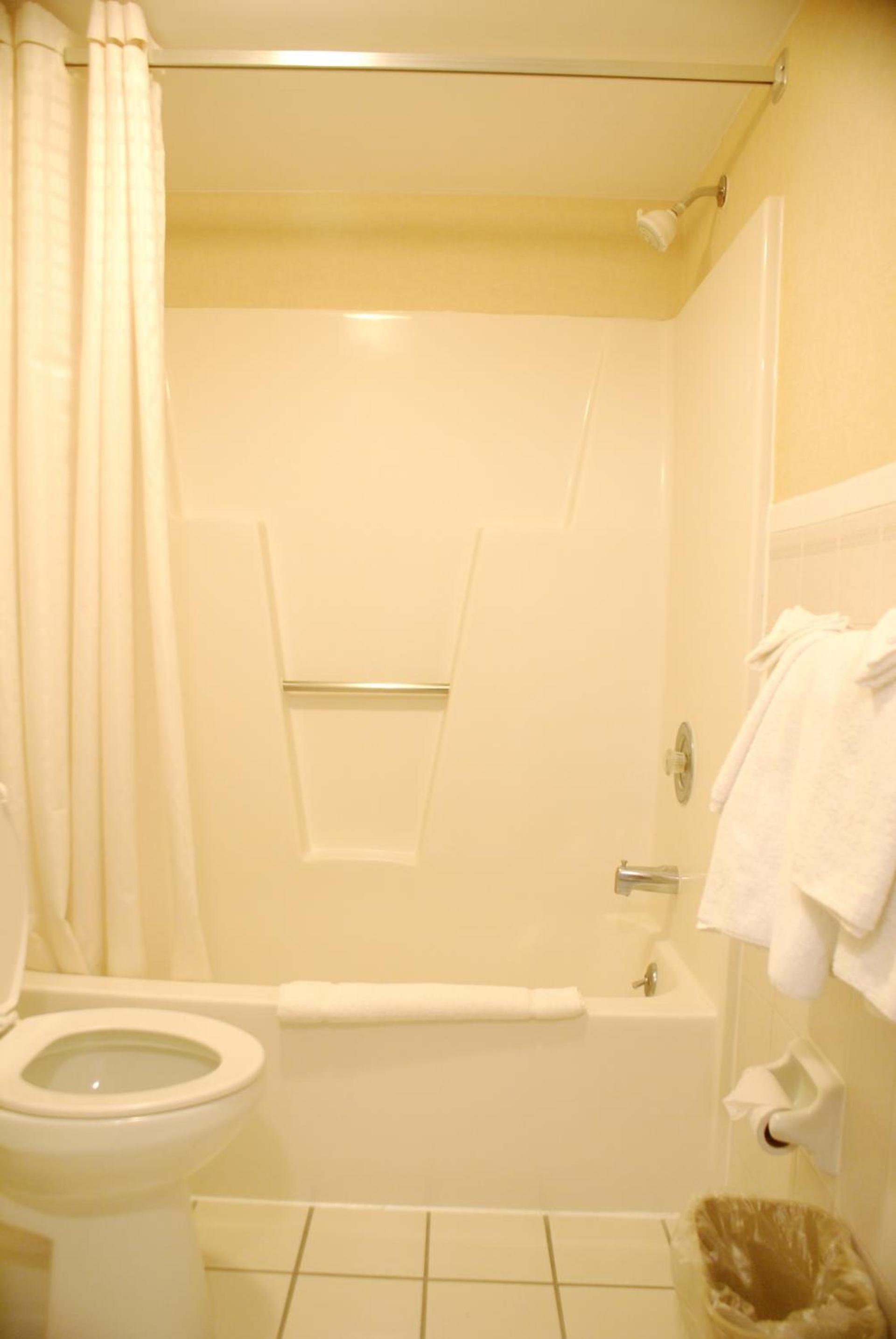 Downbeach Inn photo 11