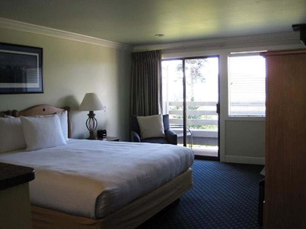 Anacortes Ship Harbor Inn photo 20