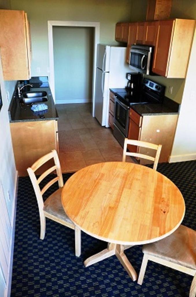 Anacortes Ship Harbor Inn photo 22
