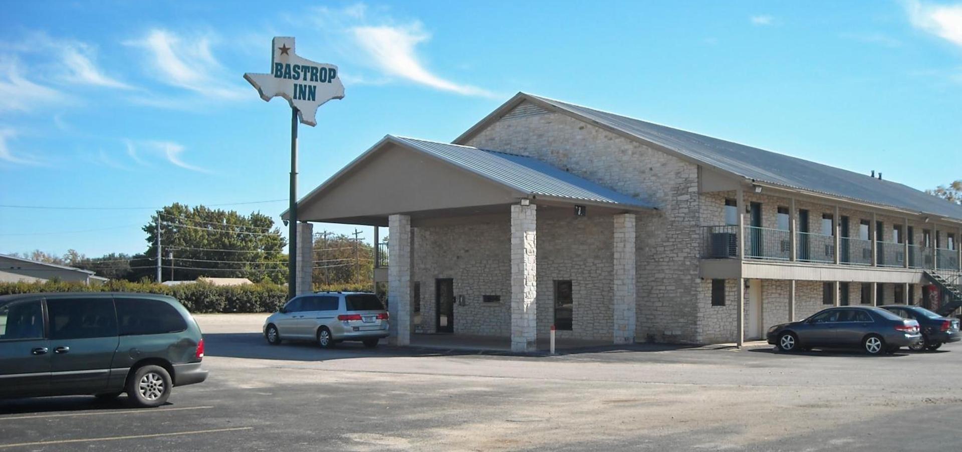 Bastrop Inn photo 12