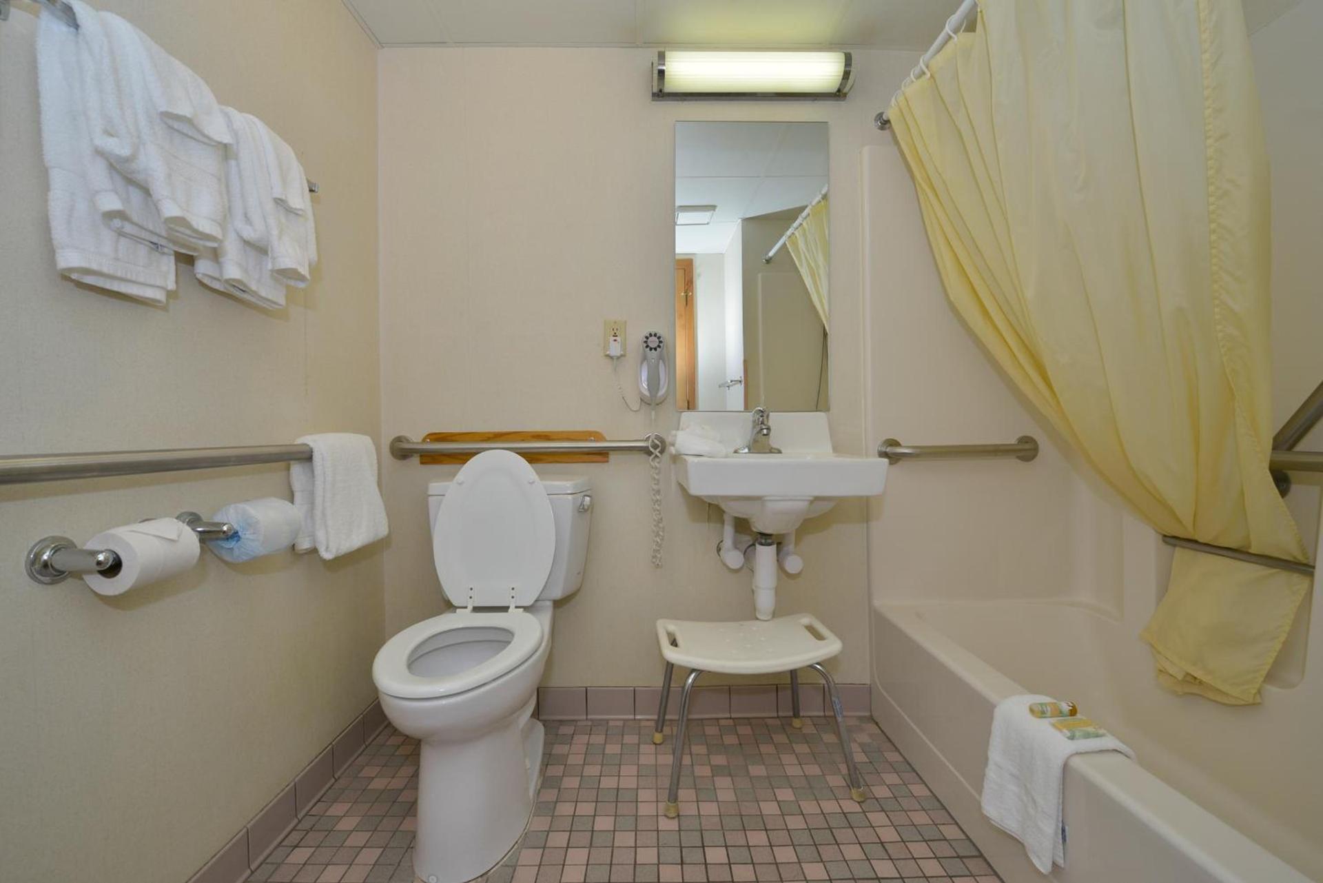 Lamplighter Inn-South photo 15