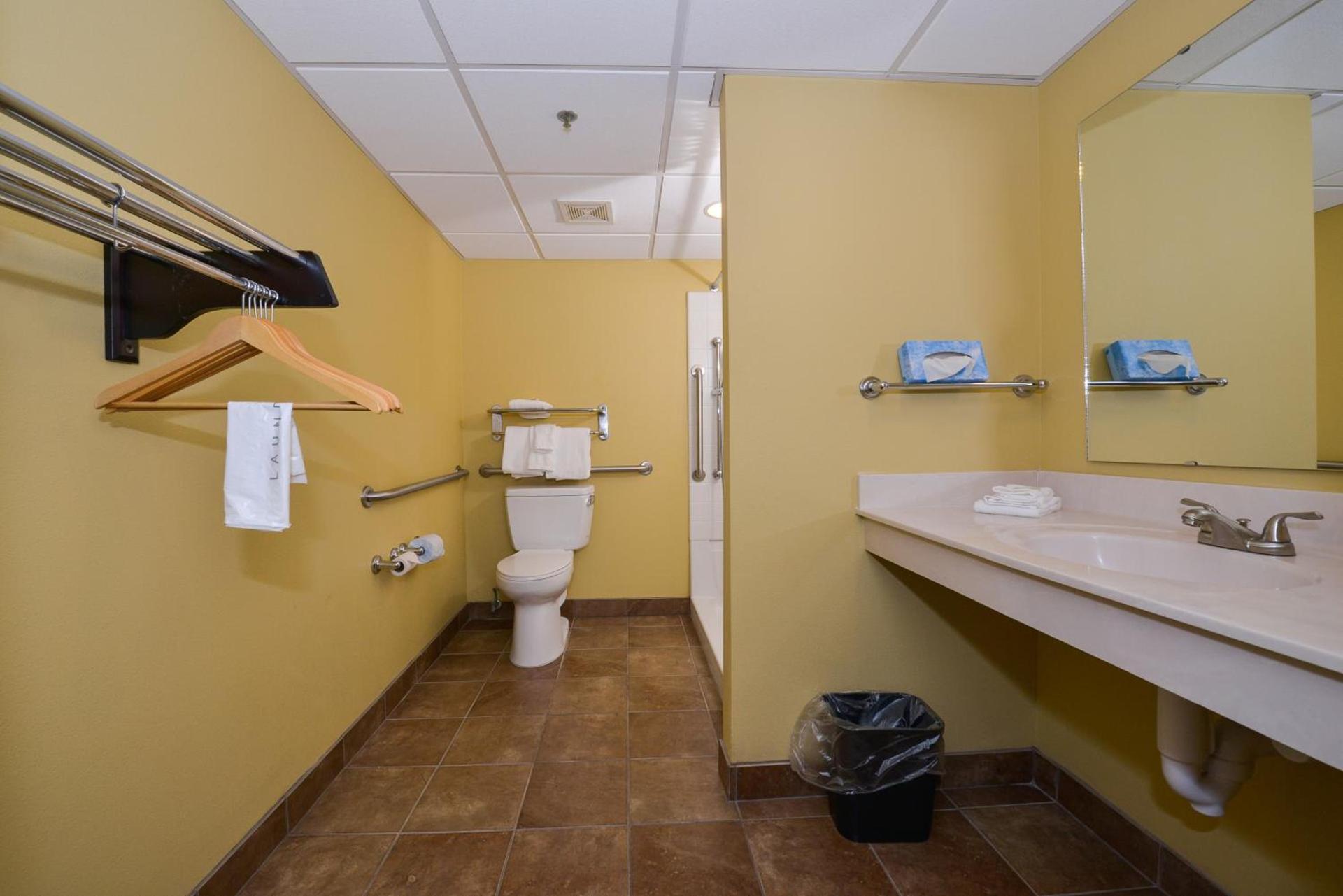 Lamplighter Inn-South photo 22