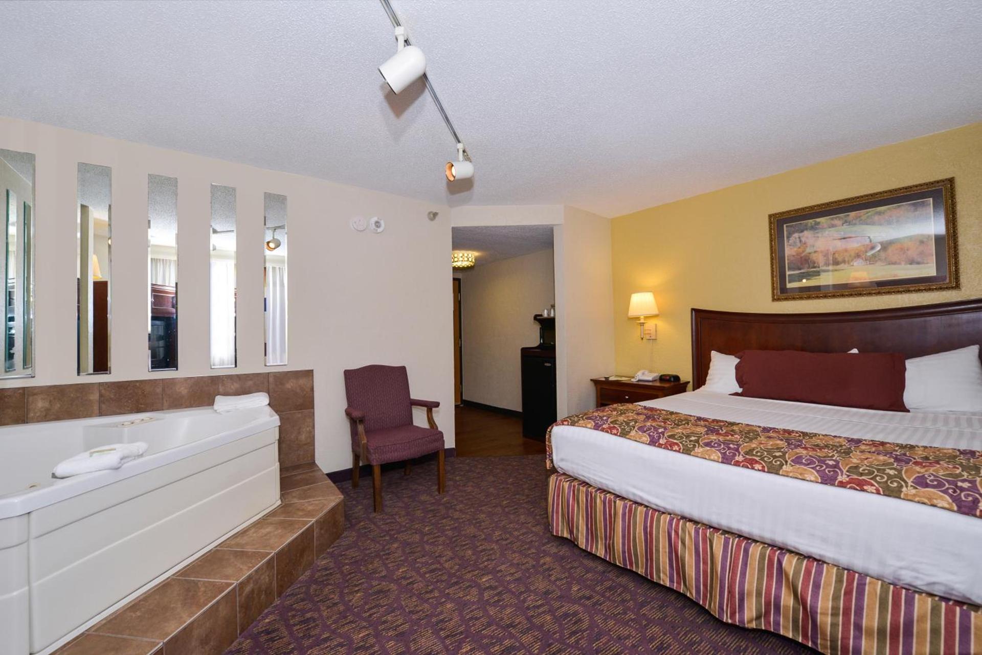 Lamplighter Inn-South photo 24