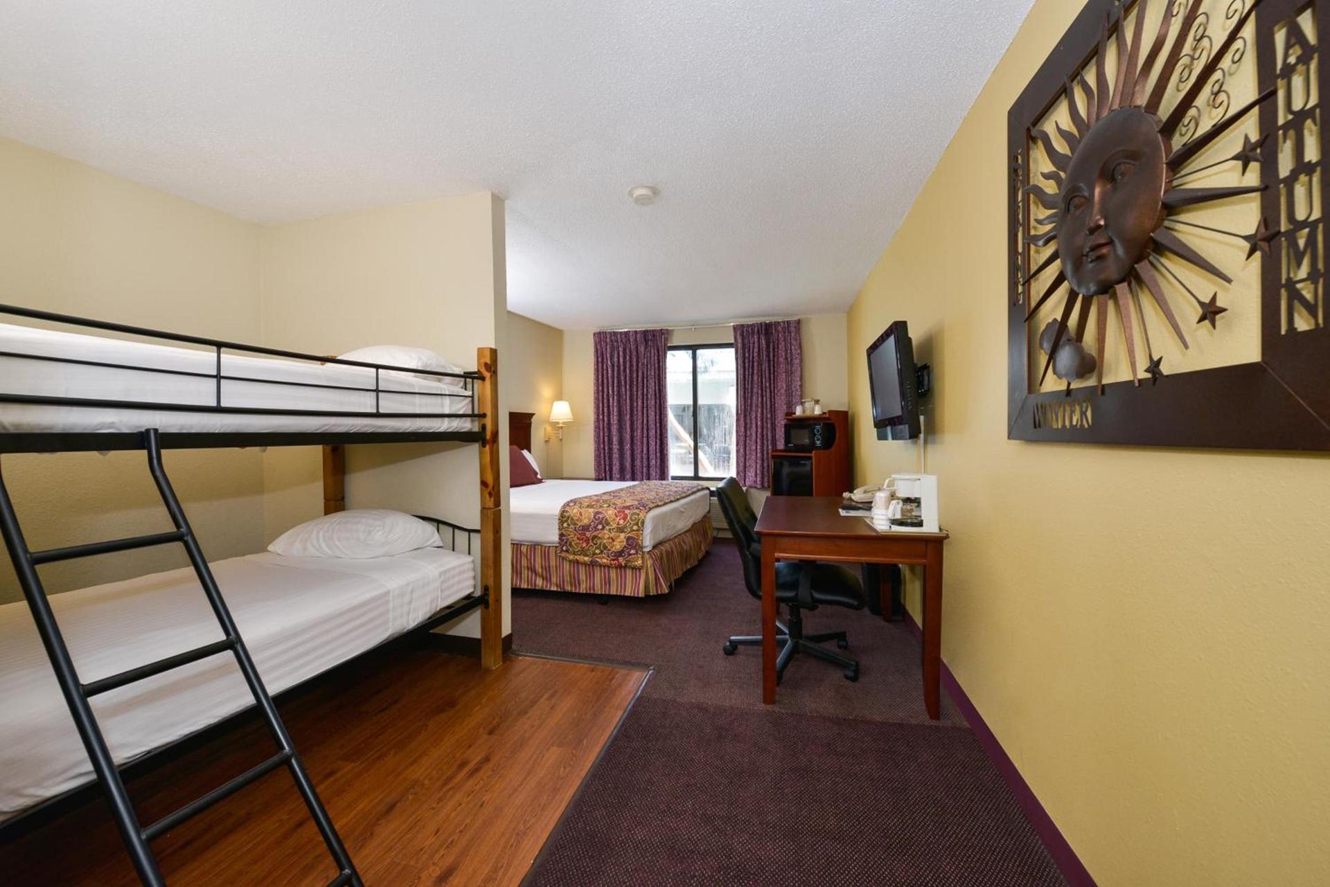 Lamplighter Inn-South photo 25